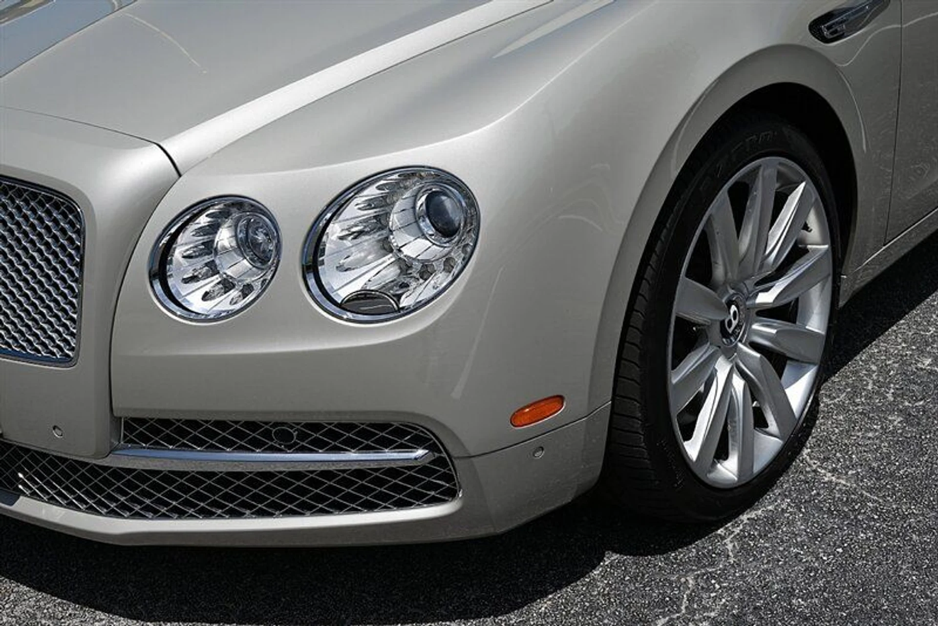 mph011_3098231080_43ea75dd88_800_8d14f8beee