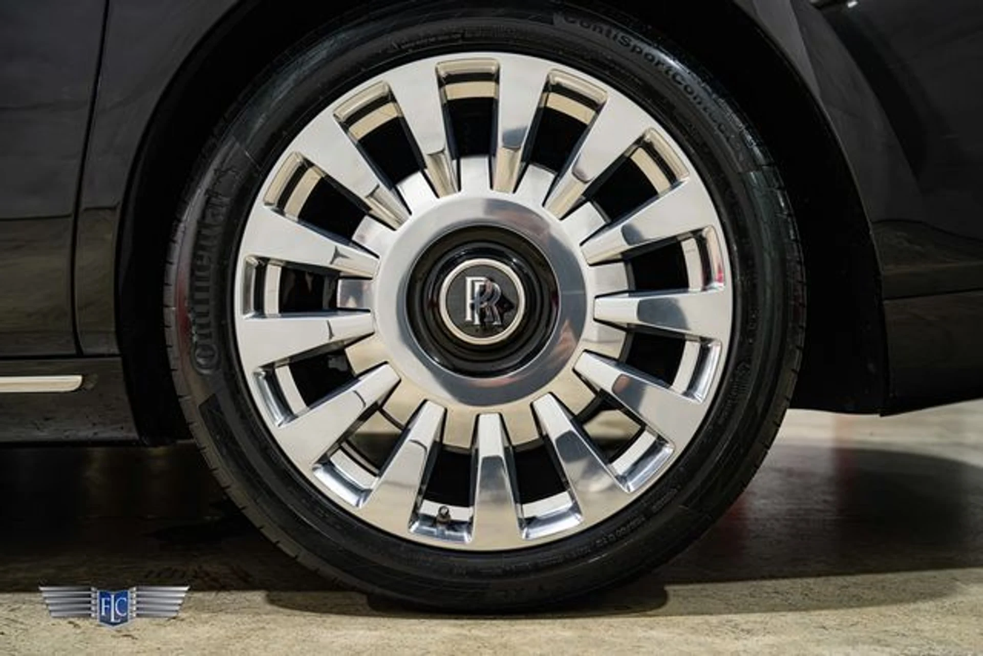 mph011_3098264486_used_2020_rolls_royce_phantom_extendedwheelbasesedan_9689_23087575_16_640_cce9067684