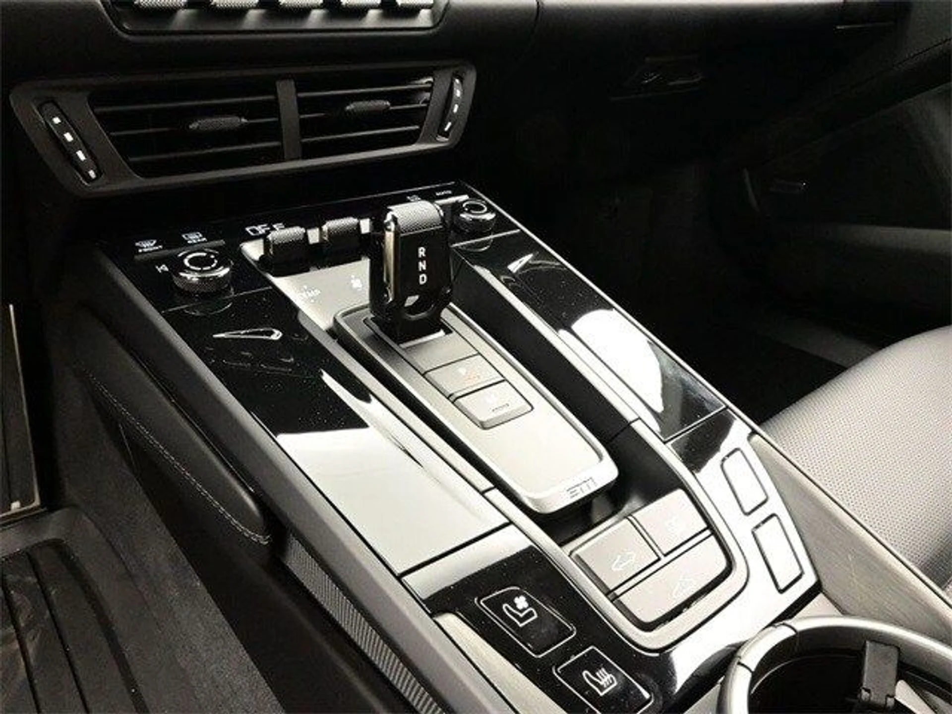 mph011_3113551317_05881392618fdecdf7d03ffd9cd22487x_602f3c6e73