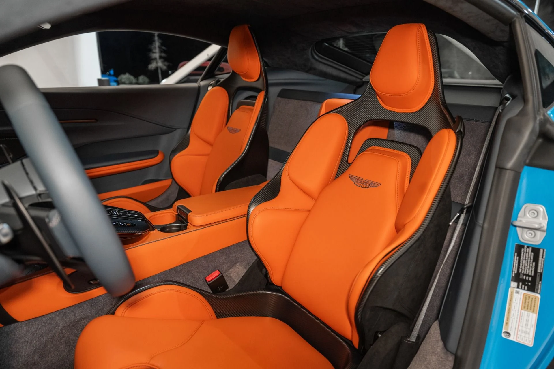 mph011_3127926277_Used_2025_Aston_Martin_Vantage_Coupe_1737041109_39082163d4