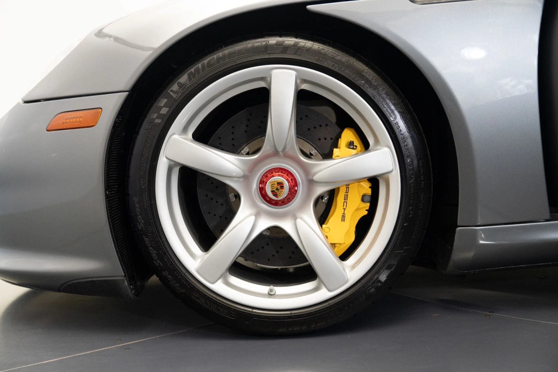 mph011_3134533677_Used_2004_Porsche_Carrera_GT_1793121940_d3202569d5
