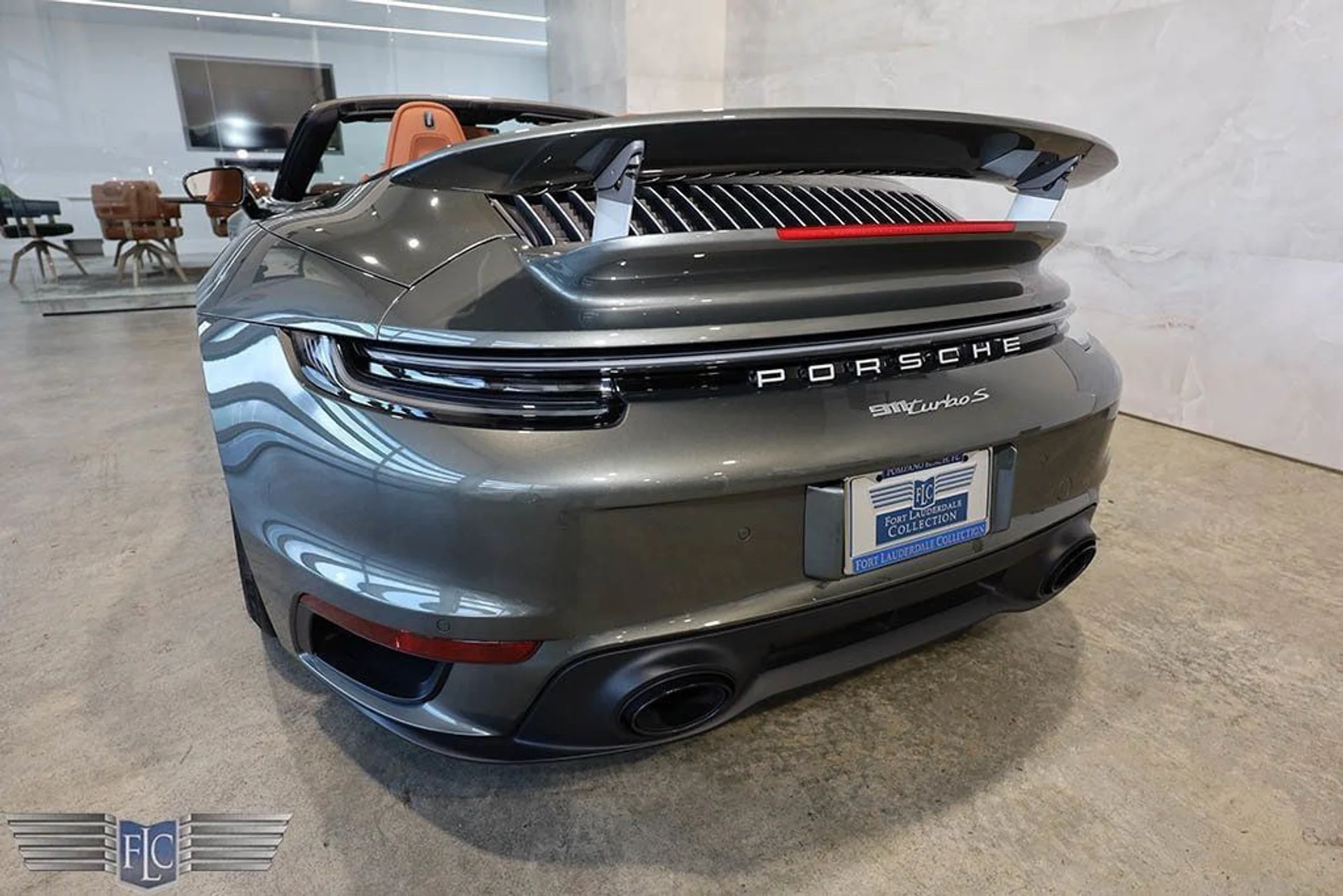 mph011_3136509204_used_2024_porsche_911_turboscabriolet_9689_22927458_12_1024_c03c21d012