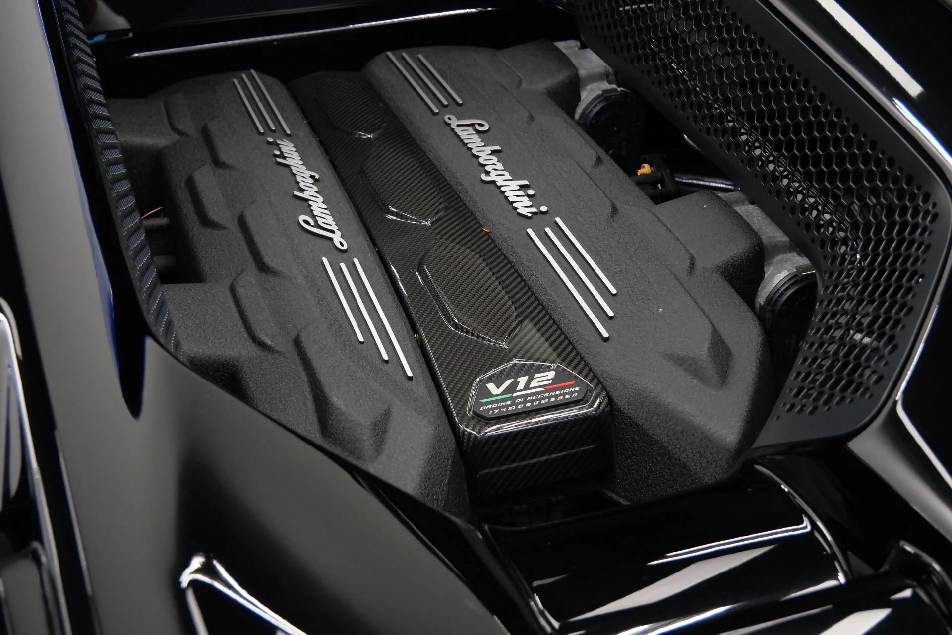 mph011_3137971034_Used_2024_Lamborghini_Revuelto_974_Miles_710_K_MSRP_SPORTIVA_Corsa_Tex_Interior_1767024666_ebc9e50377