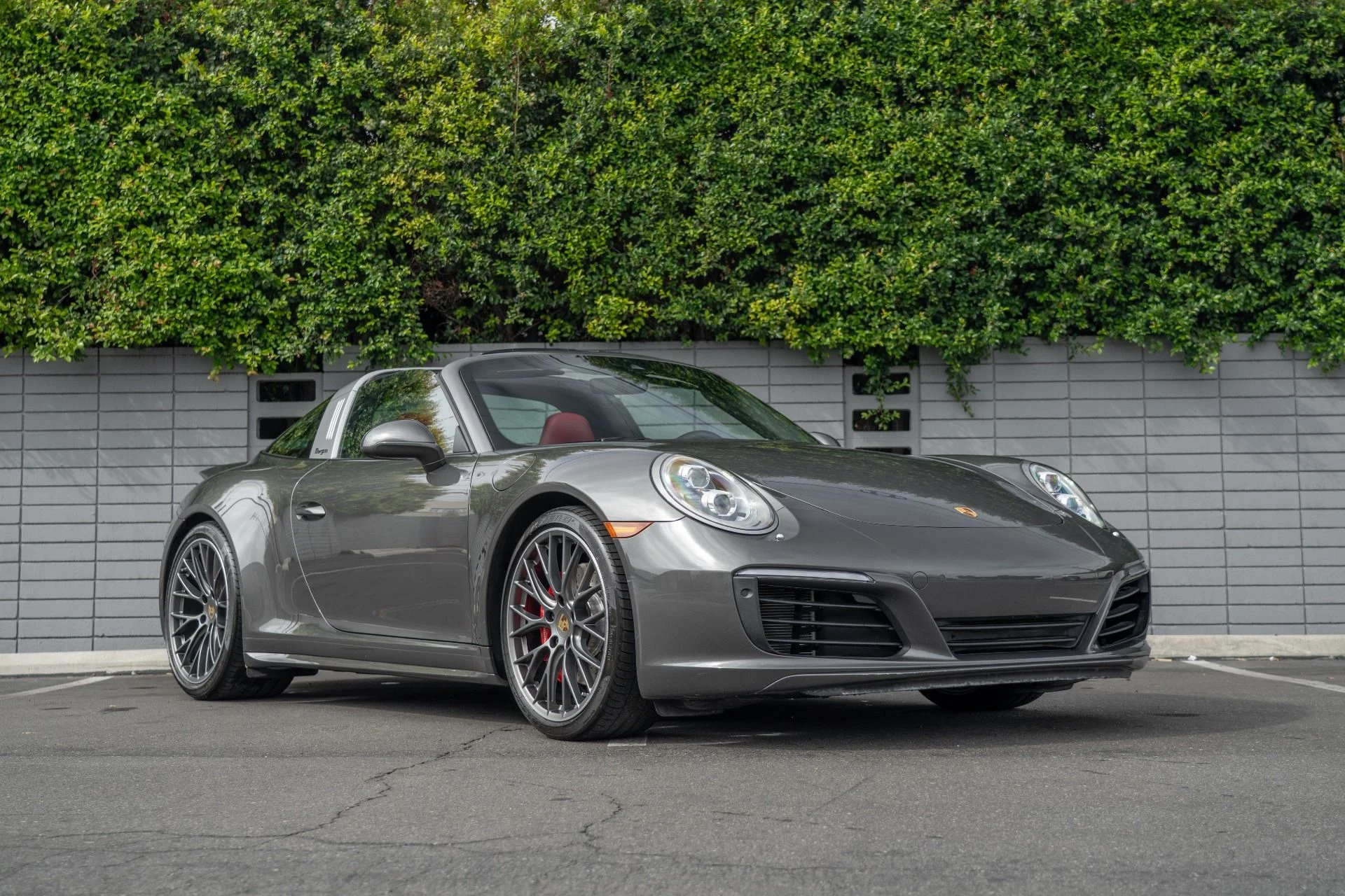 mph011_3138553321_Used_2017_Porsche_911_Targa_4_S_1761592215_562db16179