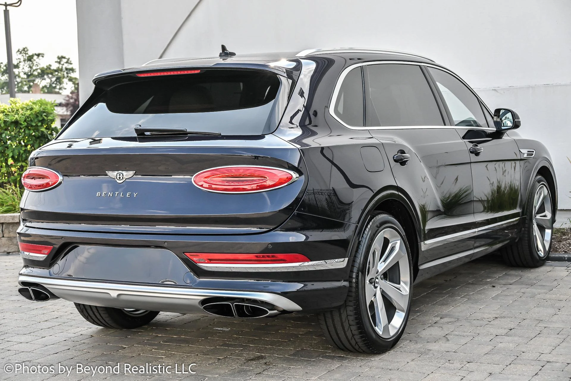 mph011_3142470155_Used_2023_Bentley_Bentayga_EWB_1769853175_4cf641daed