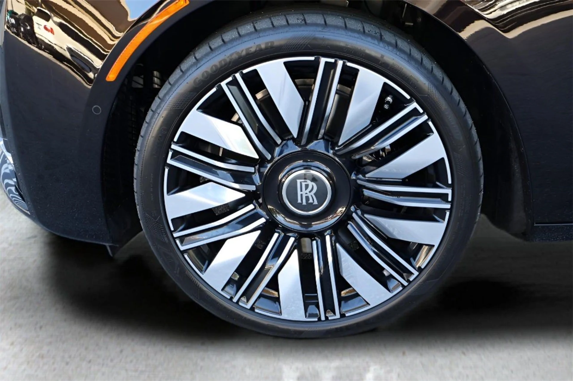 mph011_3150875083_12_675c53299e