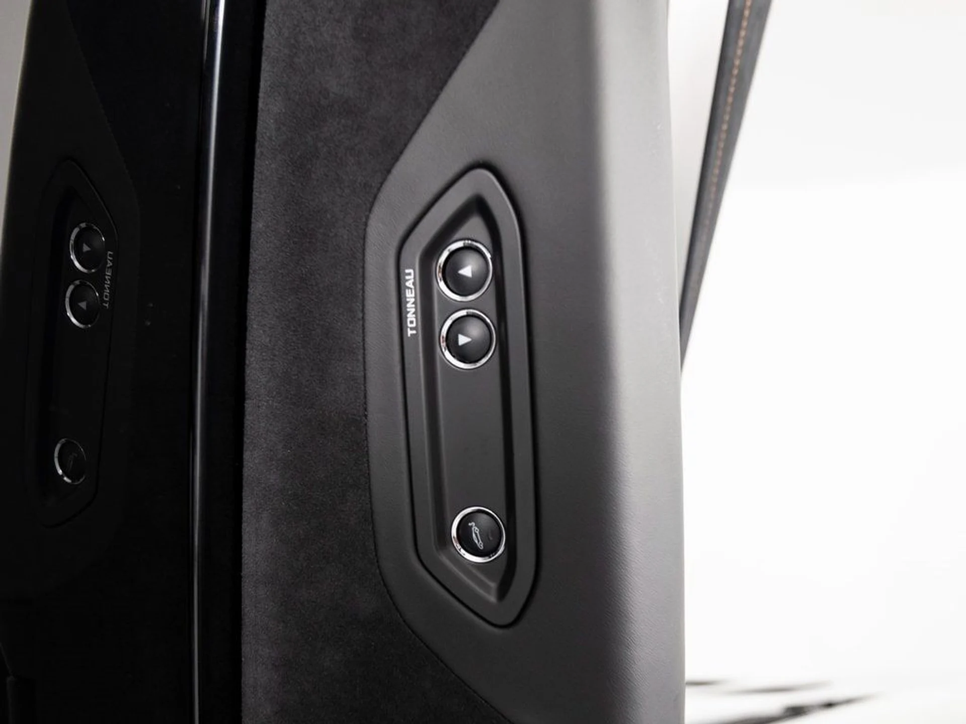 mph011_3158086432_a51fae8dc850654946008a28ff50c595x_30761b0144