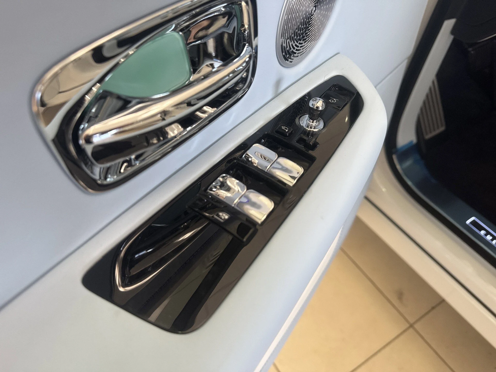 mph011_316841717_7f4e93ef582da08abba19a30f0c28ec6x_8f1b7ea353