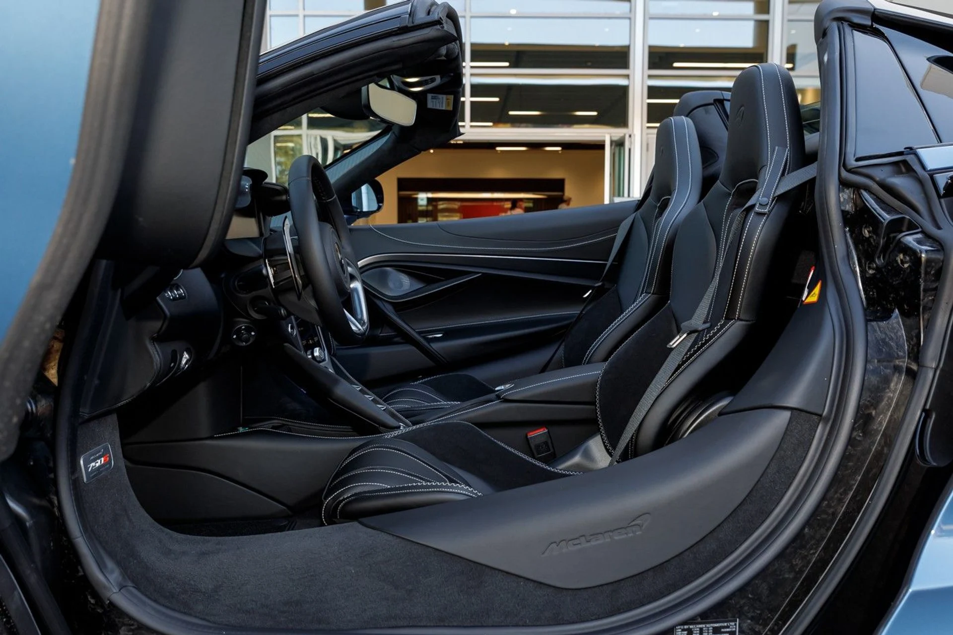 mph011_3171589890_650_p12_l_65278c3a4c