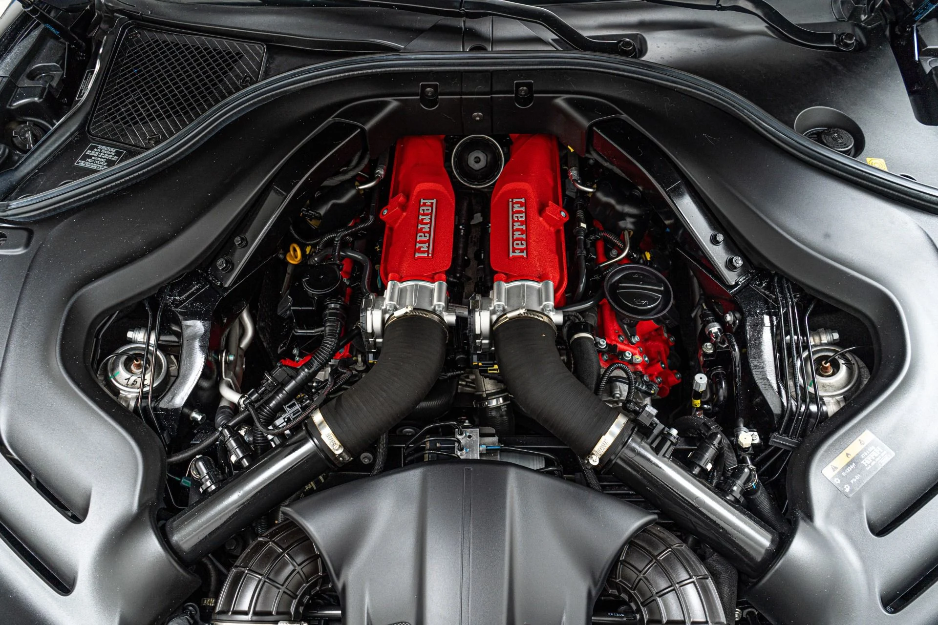 mph011_3173096354_Used_2020_Ferrari_Portofino_Lots_of_Interior_Carbon_Square_Quilting_Magneride_Suspension_1763996750_c3c9a50db5