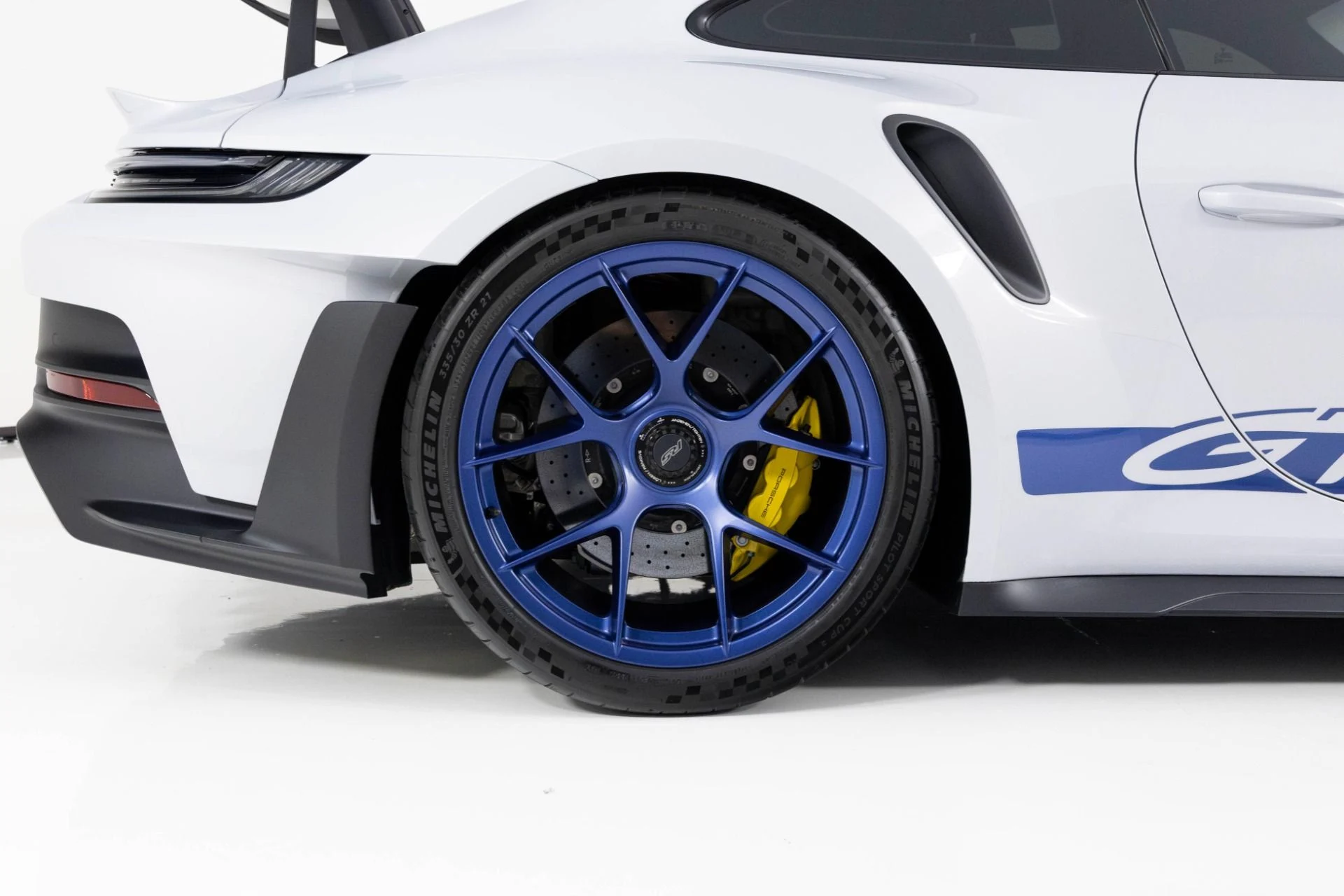 mph011_3173536730_Used_2025_Porsche_911_GT_3_RS_1779147252_883b687f17