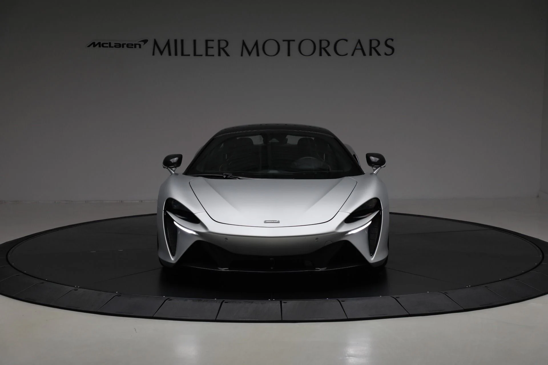 mph011_3174077378_Used_2023_Mc_Laren_Artura_Vision_7245c6a46d