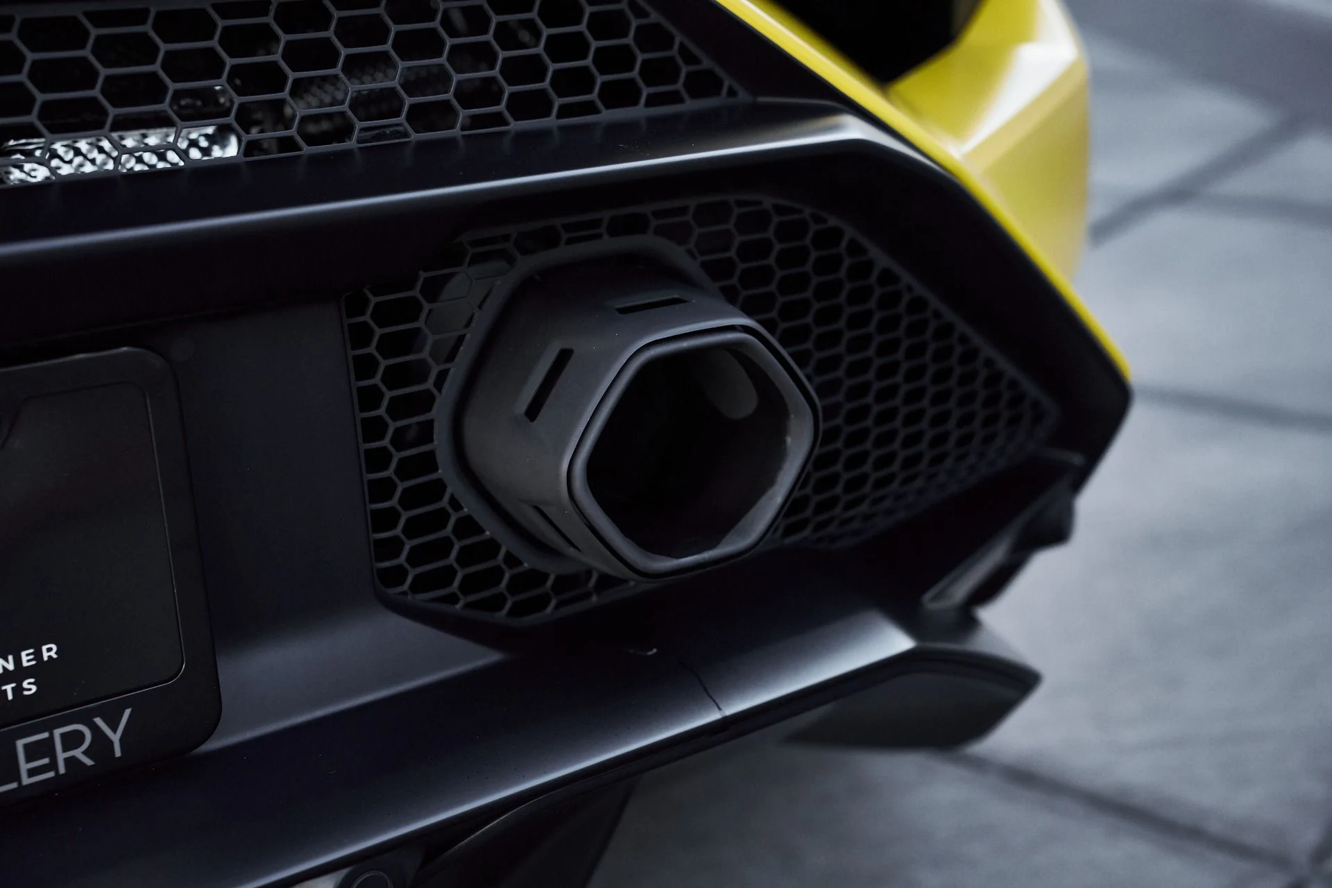 mph011_3177826215_Used_2023_Lamborghini_Huracan_Tecnica_Base_1765333472_6487e9c1d0