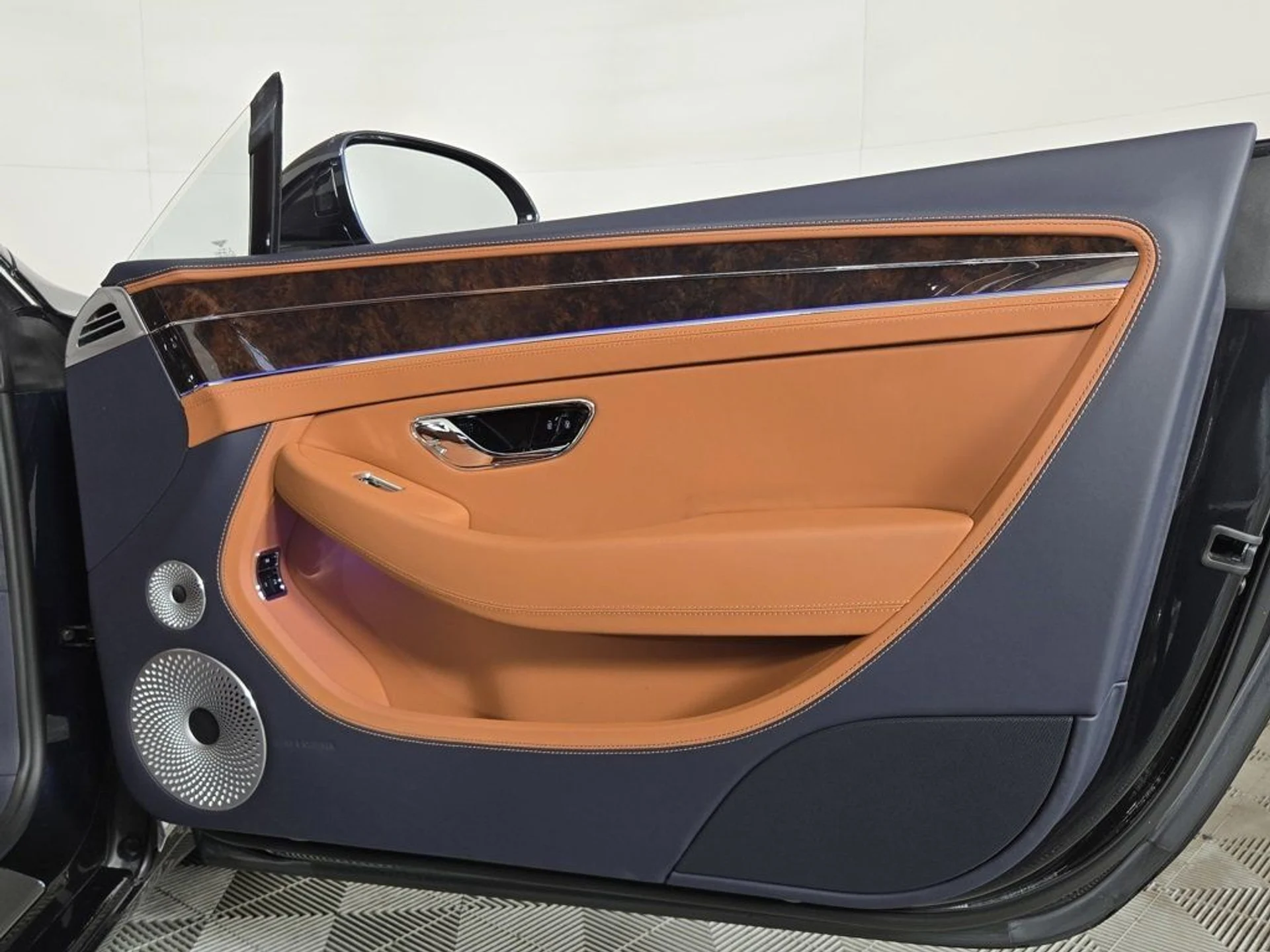 mph011_3179116550_09ccdcad236b425b966652b2a97f944c_063b839a0b