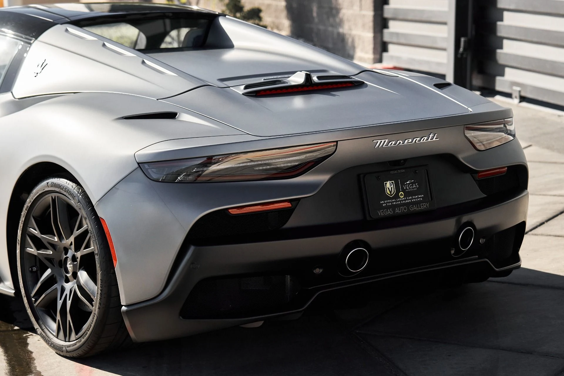 mph011_3179378637_Used_2023_Maserati_MC_20_Cielo_1761946858_791f36d477