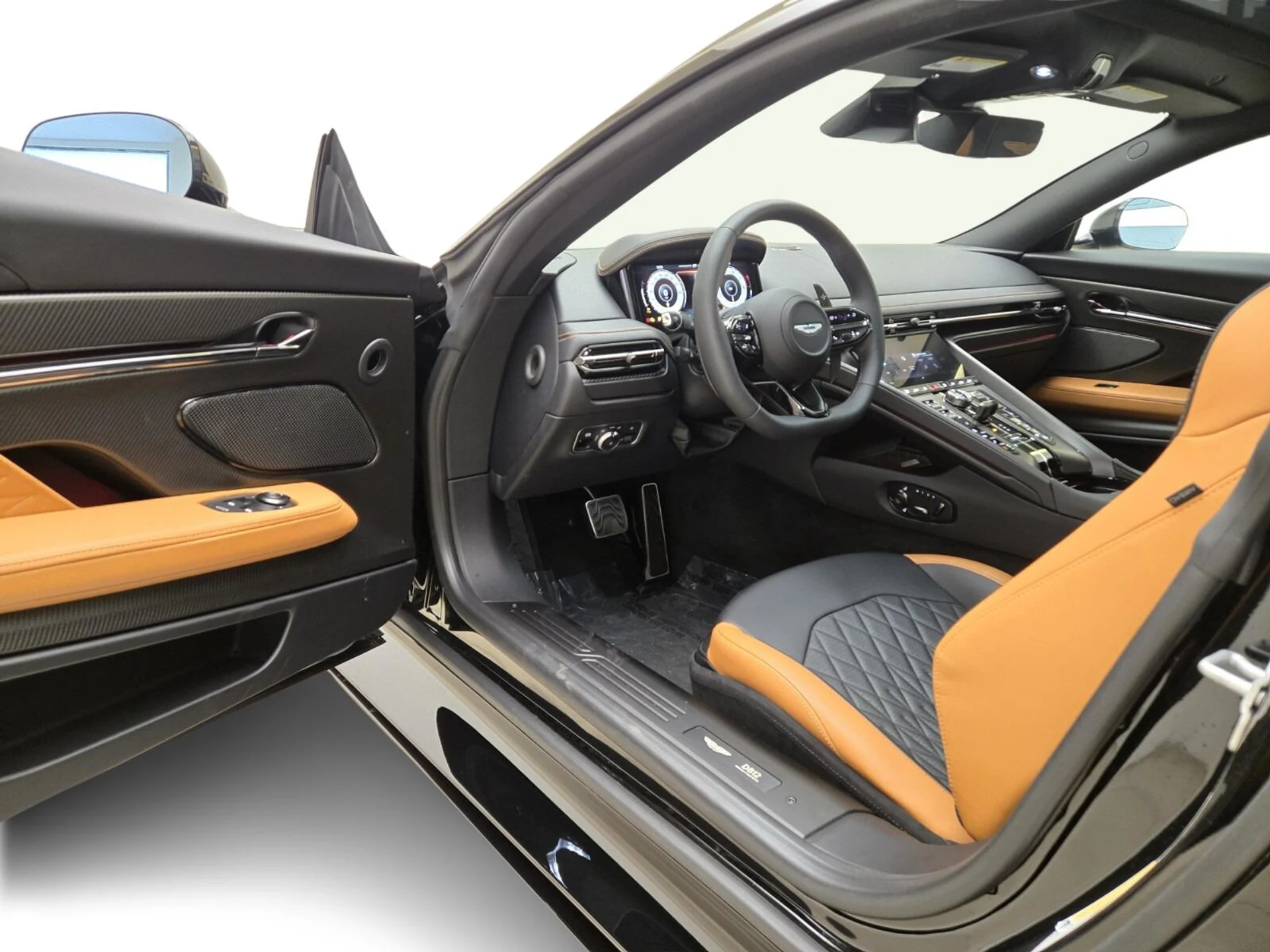 mph011_318710385_New_2026_Aston_Martin_DB_12_1769062382_85023f7979