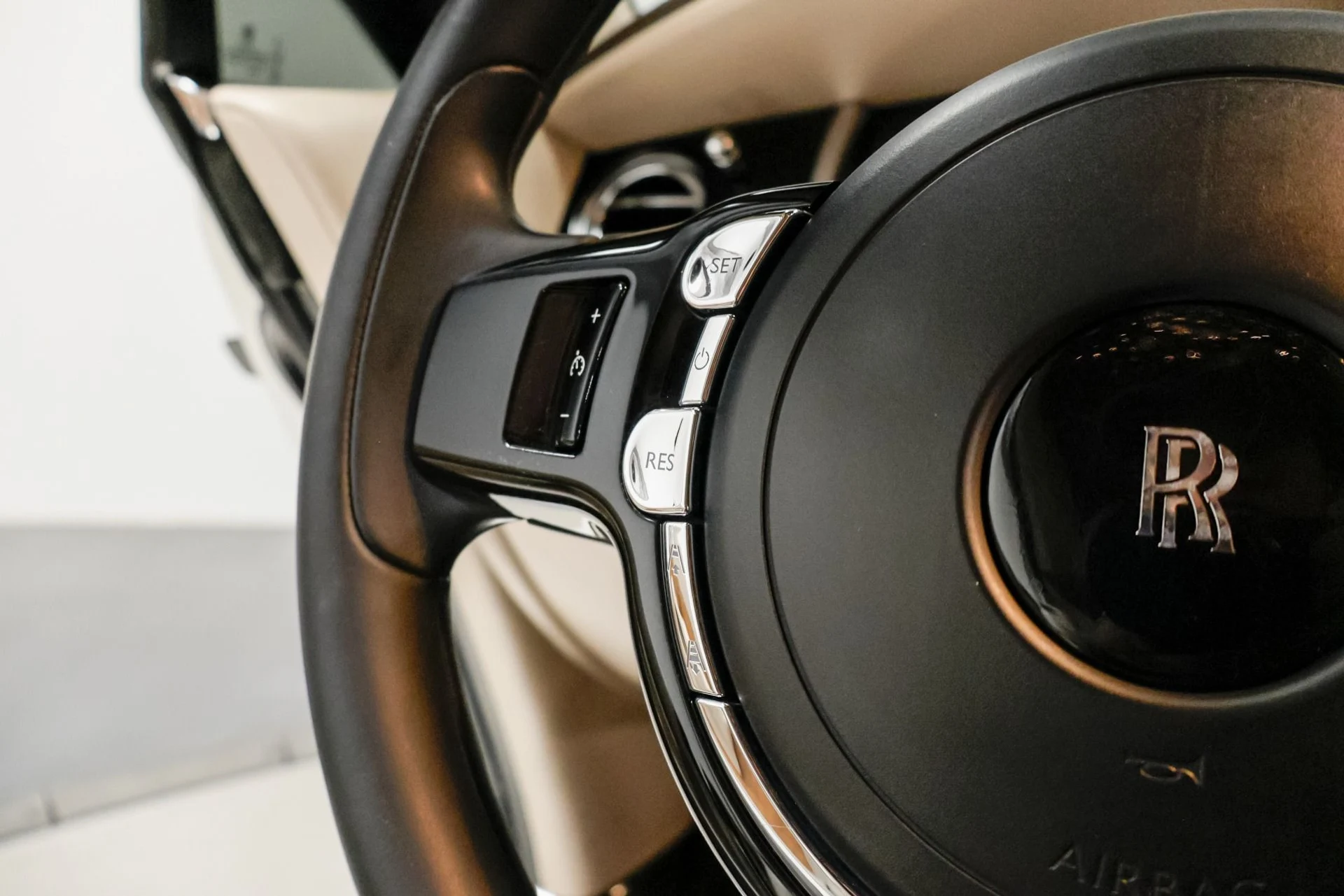 mph011_320184913_Used_2014_Rolls_Royce_Wraith_1761229868_c38d02d5e0