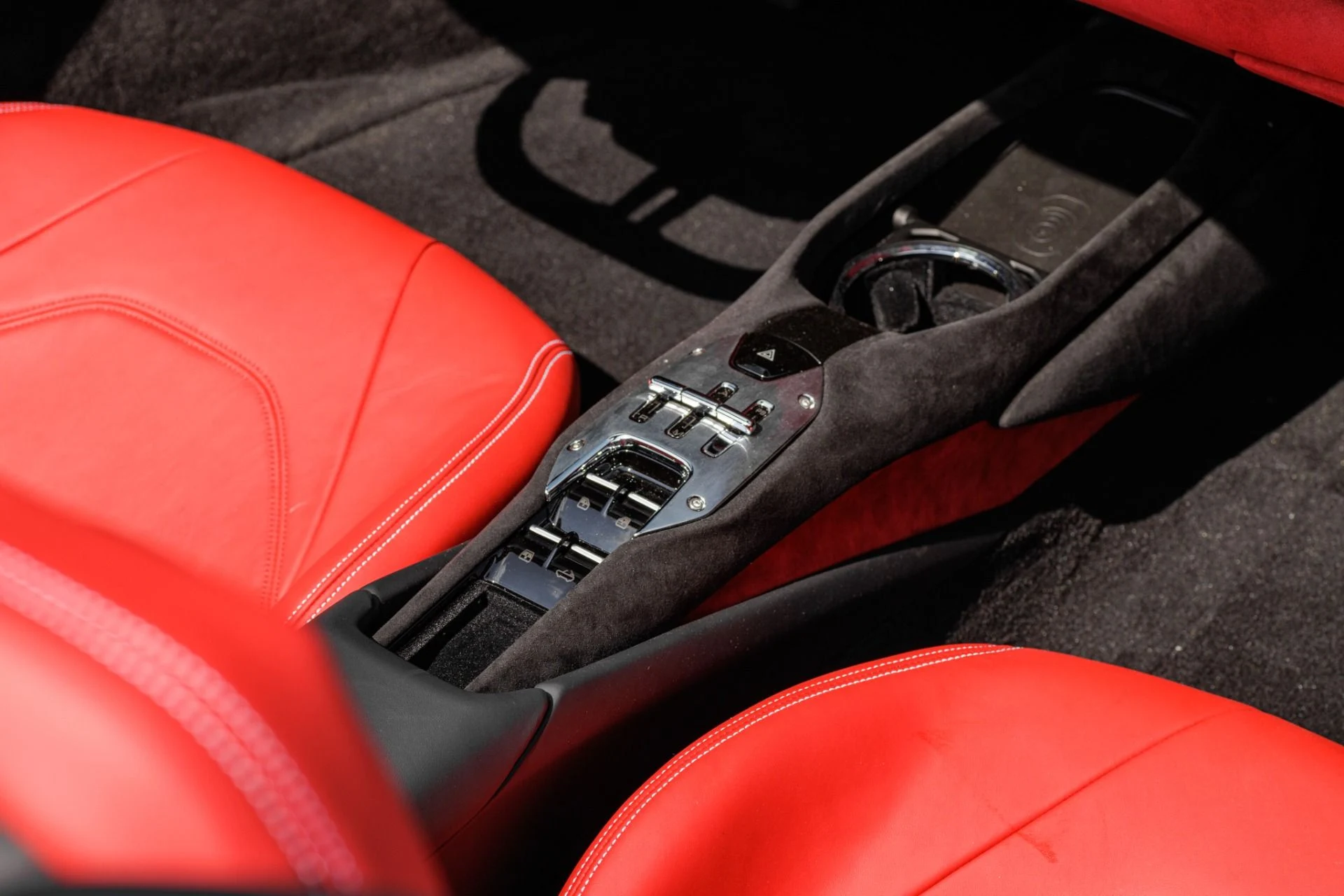 mph011_3210268953_Used_2025_Ferrari_296_GTS_1755544147_7e5175afbe