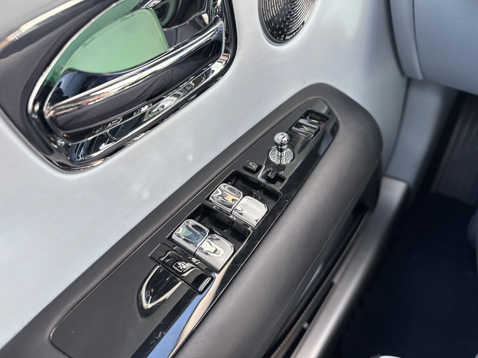 mph011_3211099756_943ac65b635b47cb2c72811d4ec7a67ax_dd9b0e7ec7