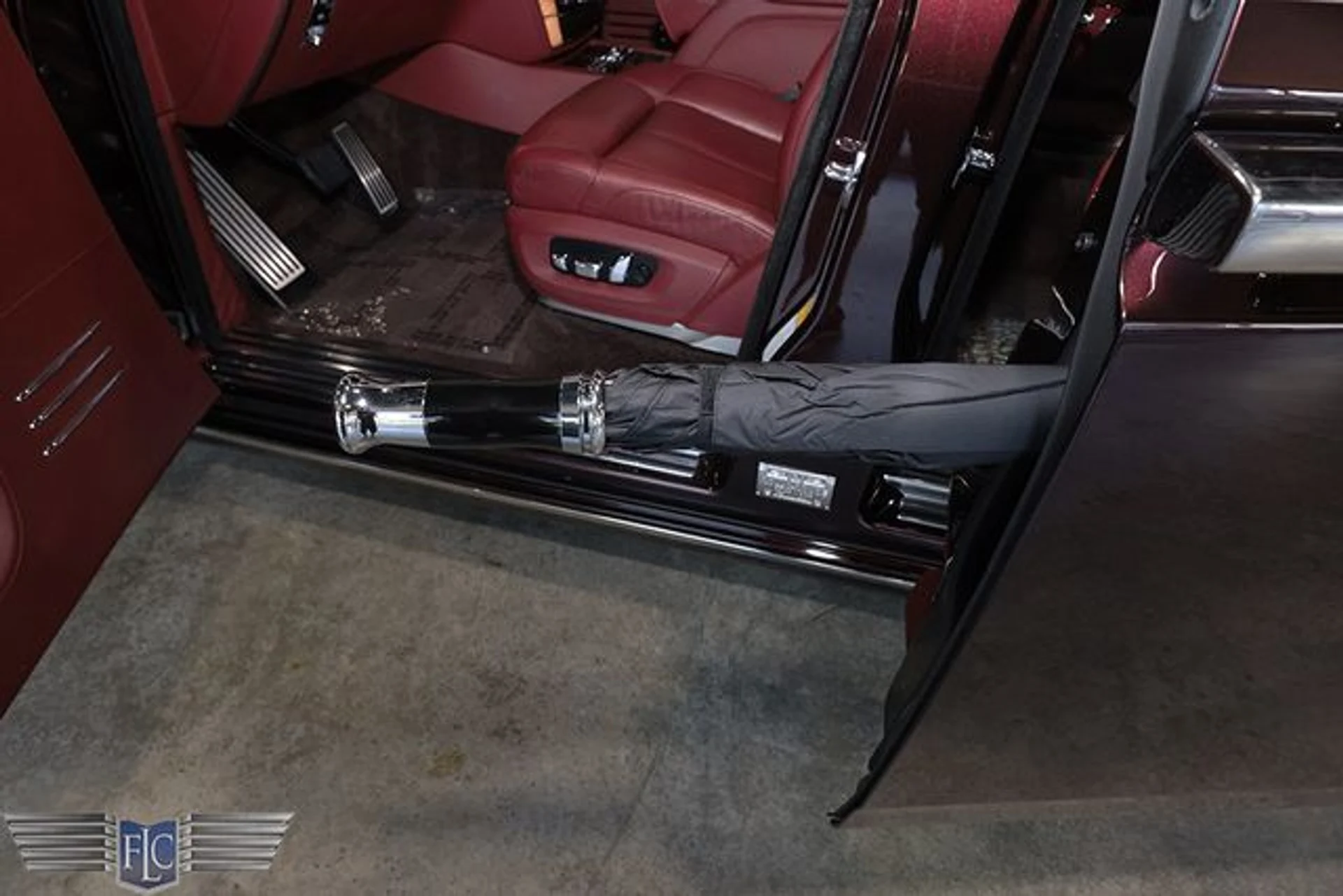 mph011_3211914907_used_2018_rolls_royce_phantom_extendedwheelbasesedan_9689_23067531_16_640_c9c27c51e1