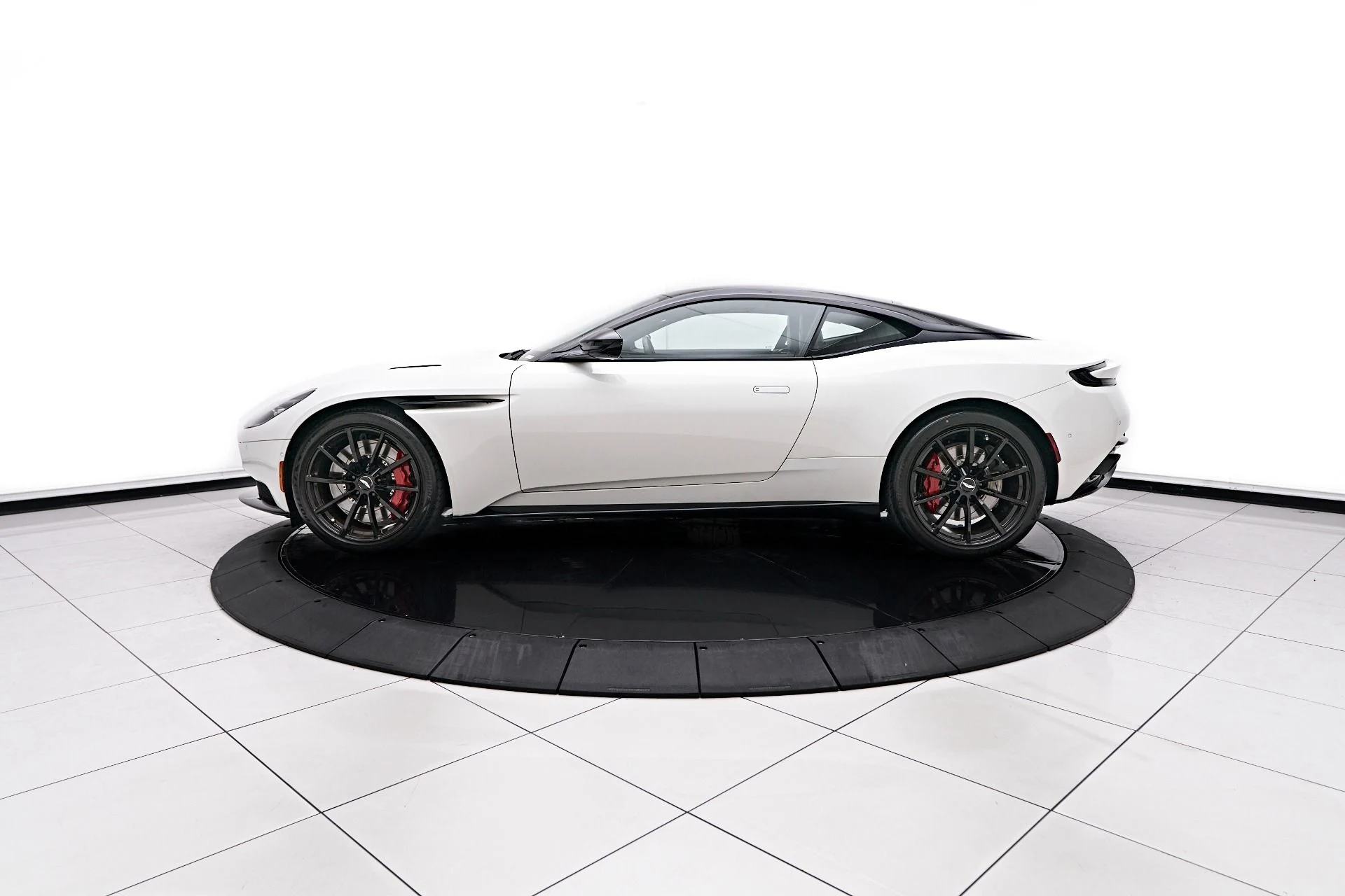 mph011_3214319598_Used_2020_Aston_Martin_DB_11_AMR_1756239331_095752a265