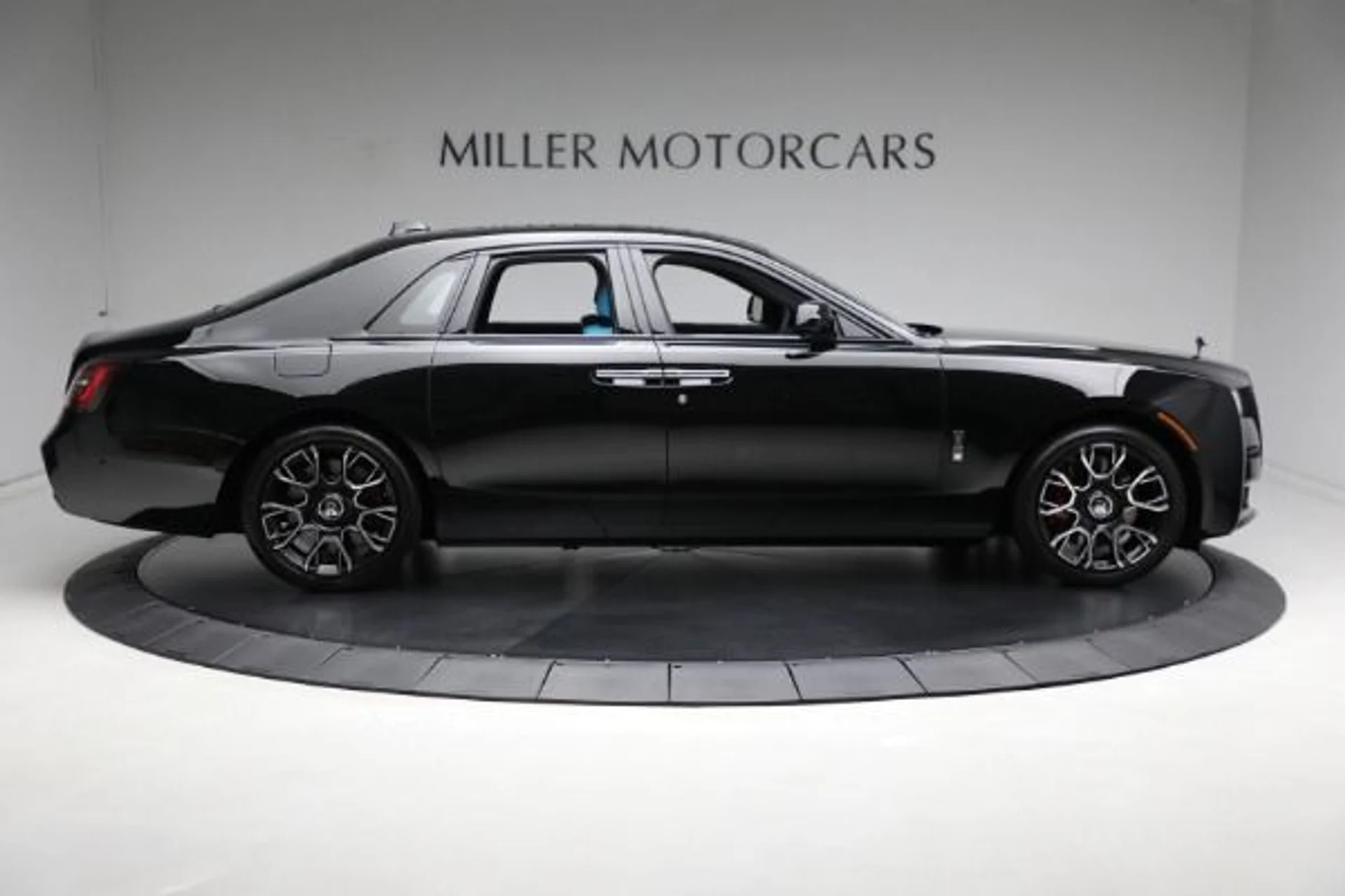 mph011_3221862767_Used_2024_Rolls_Royce_Black_Badge_Ghost_f690e924ac