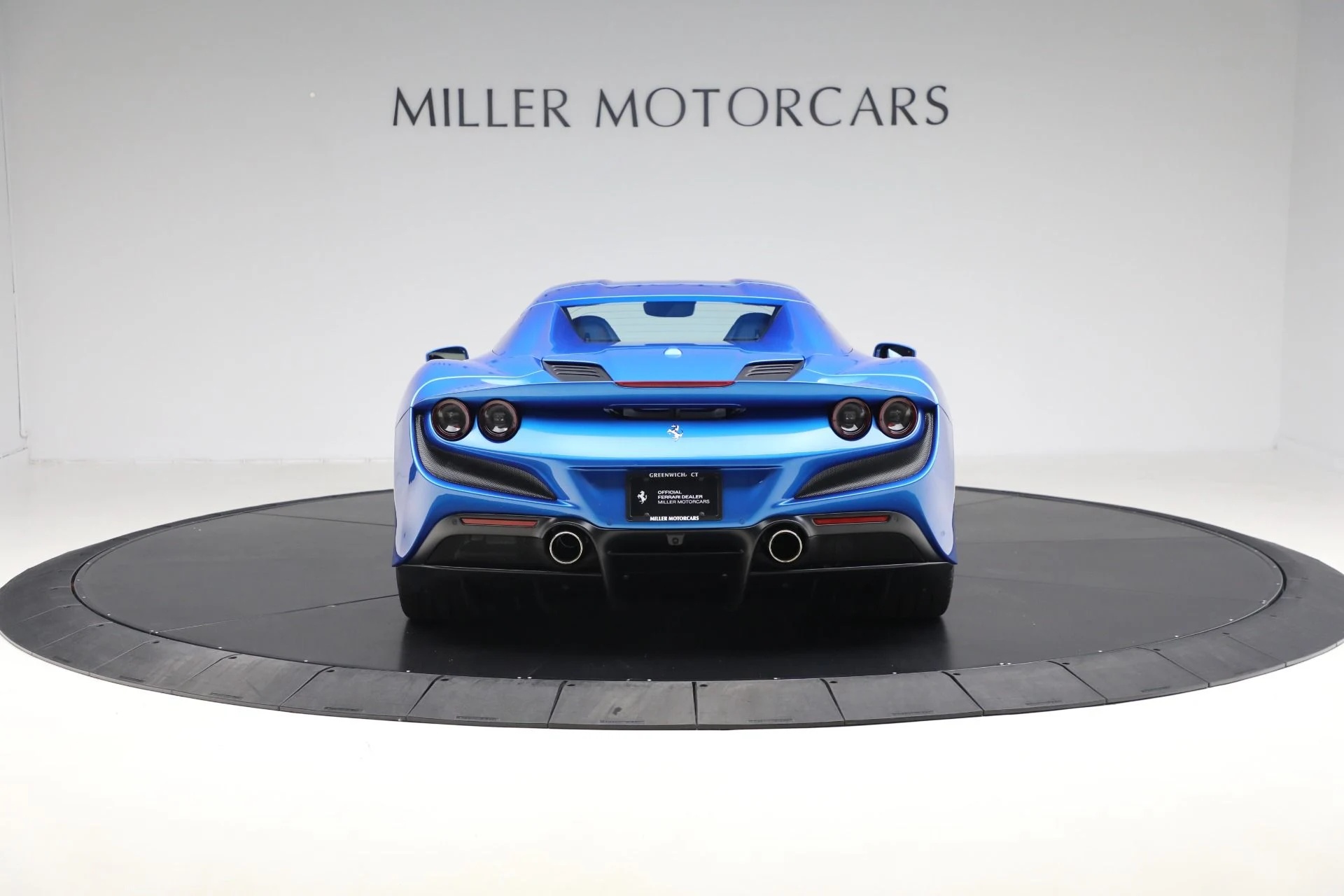 mph011_3222727938_Used_2023_Ferrari_F8_Spider_b230614f09