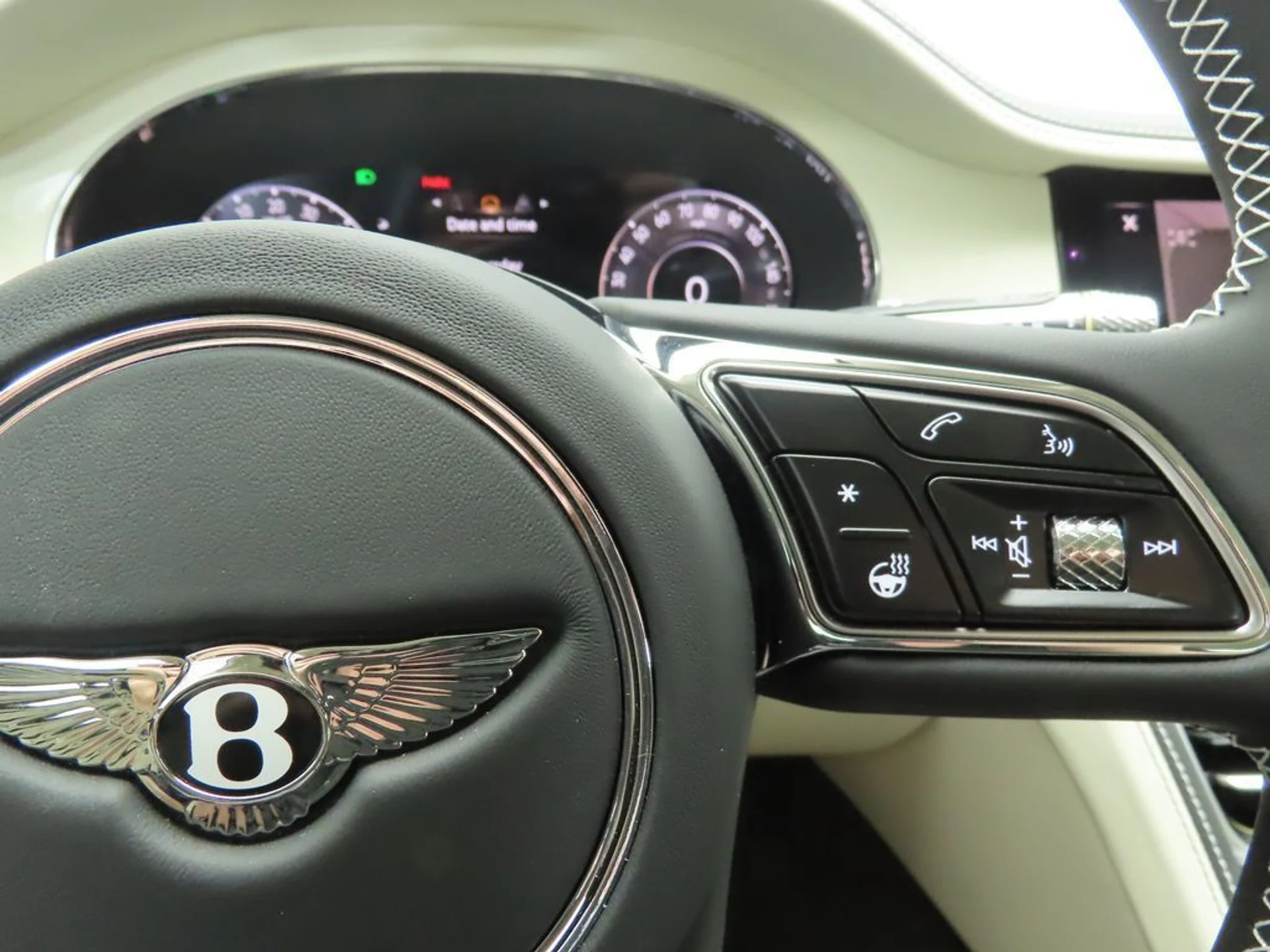 mph011_3224660719_new_2026_bentley_flying_spur_azure_8119_22909989_12_1024_aed2338253