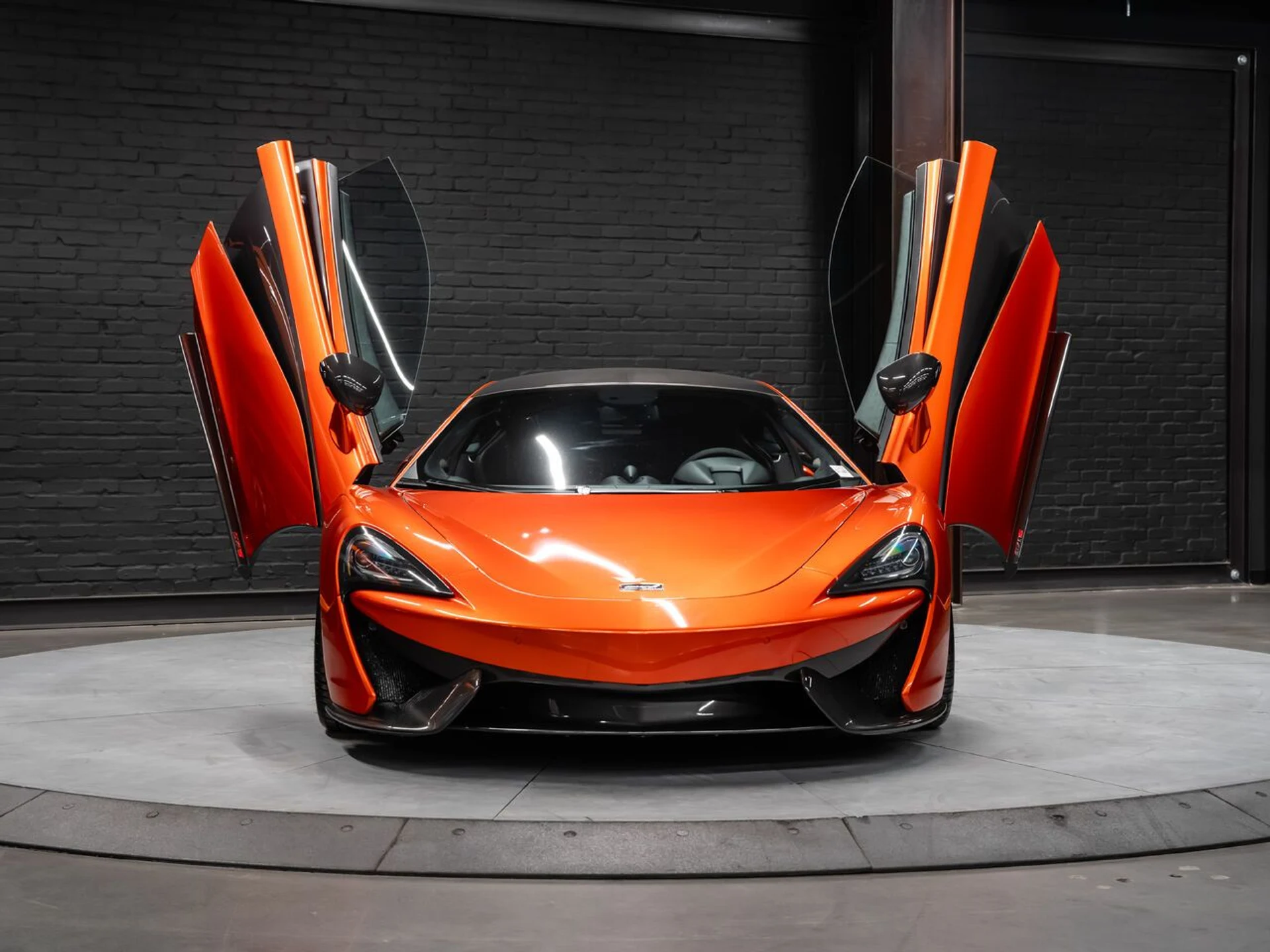 mph011_3224966424_mclaren_570s_2017_05913a54e1