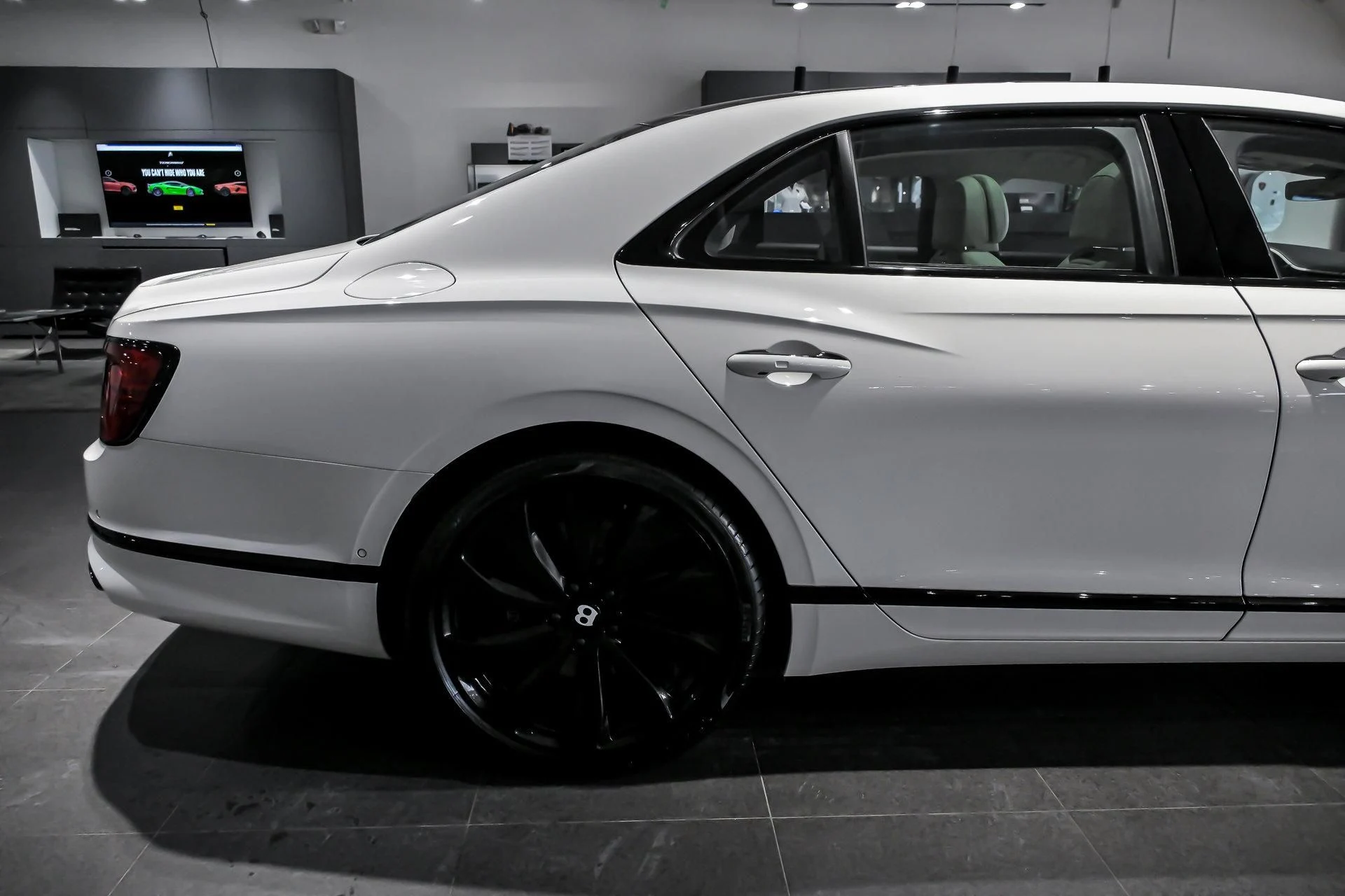 mph011_3235723027_Used_2021_Bentley_Flying_Spur_V8_1765794814_46c7e06ec4