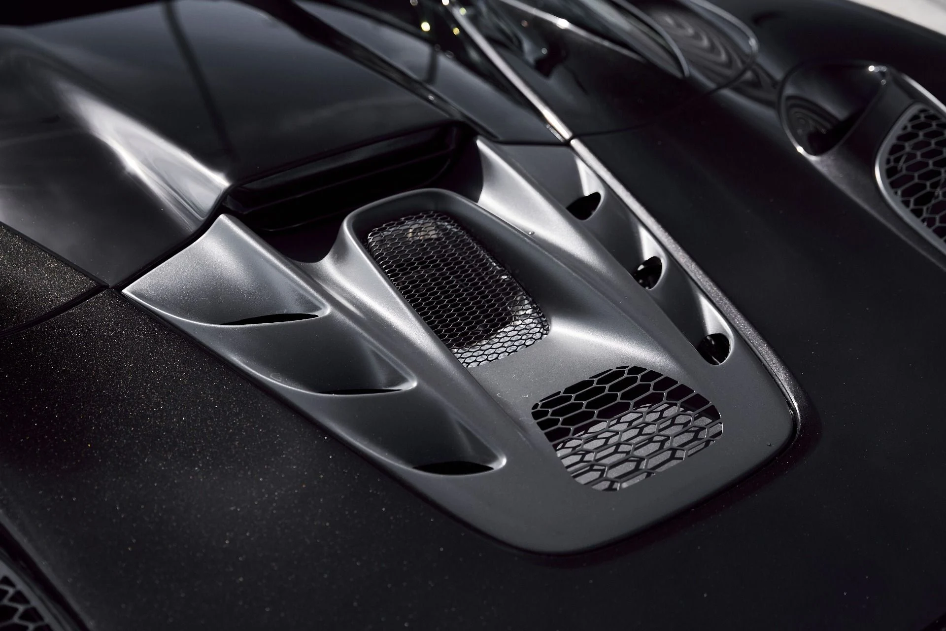 mph011_323648240_Used_2025_Mc_Laren_Artura_Performance_1772246872_5c3659789b