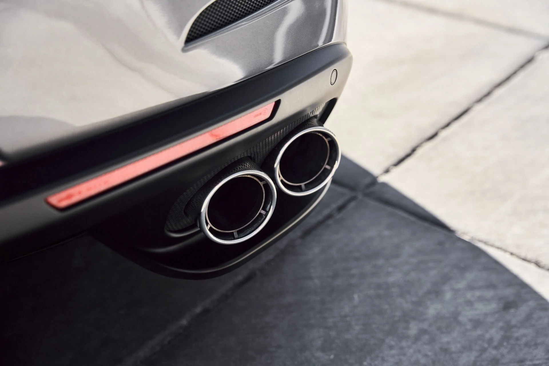 mph011_323863828_Used_2020_Ferrari_GTC_4_Lusso_V12_1773162213_5c6e47cff9