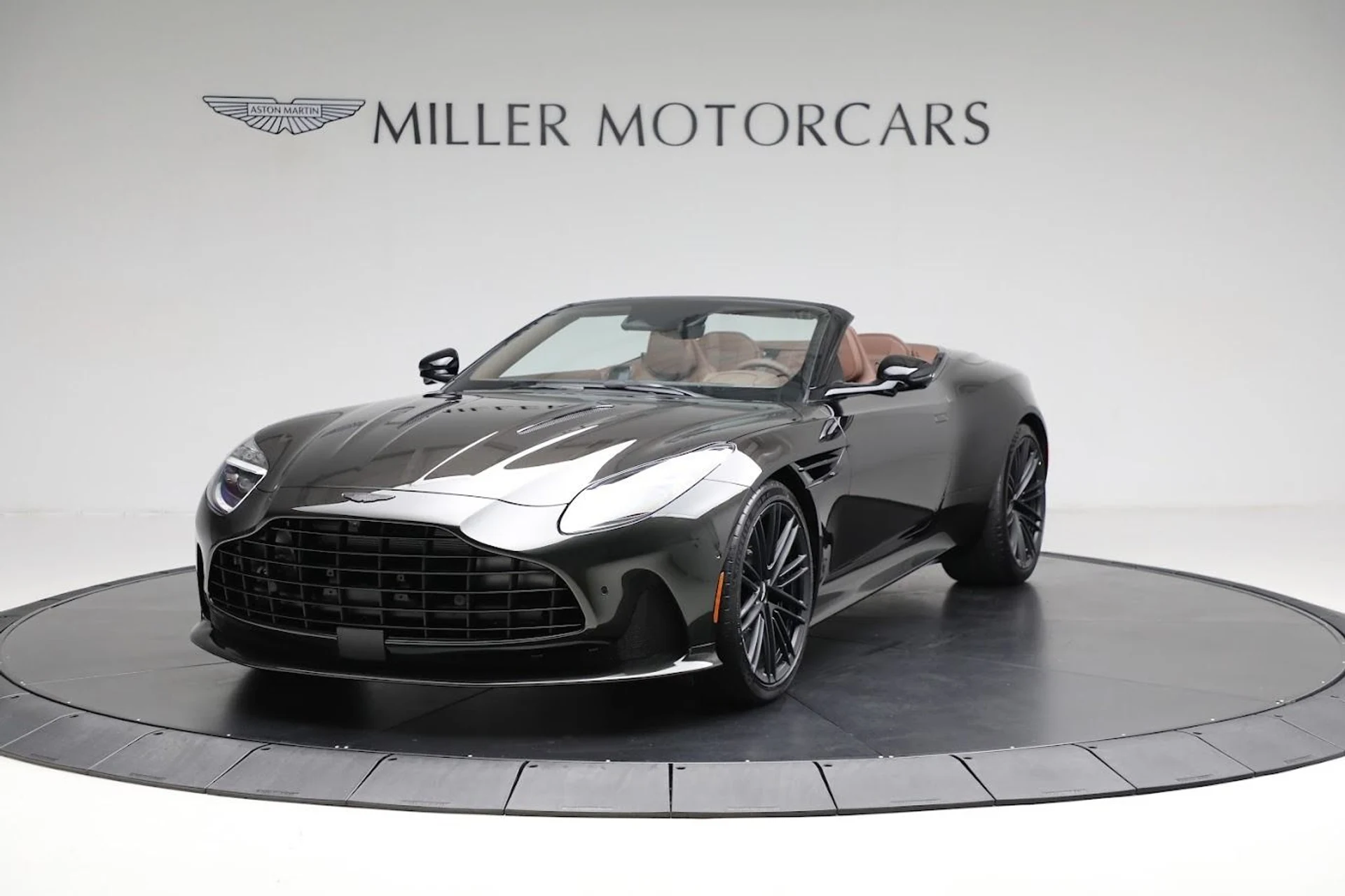 mph011_3240882667_Used_2024_Aston_Martin_DB_12_Volante_09968afe18
