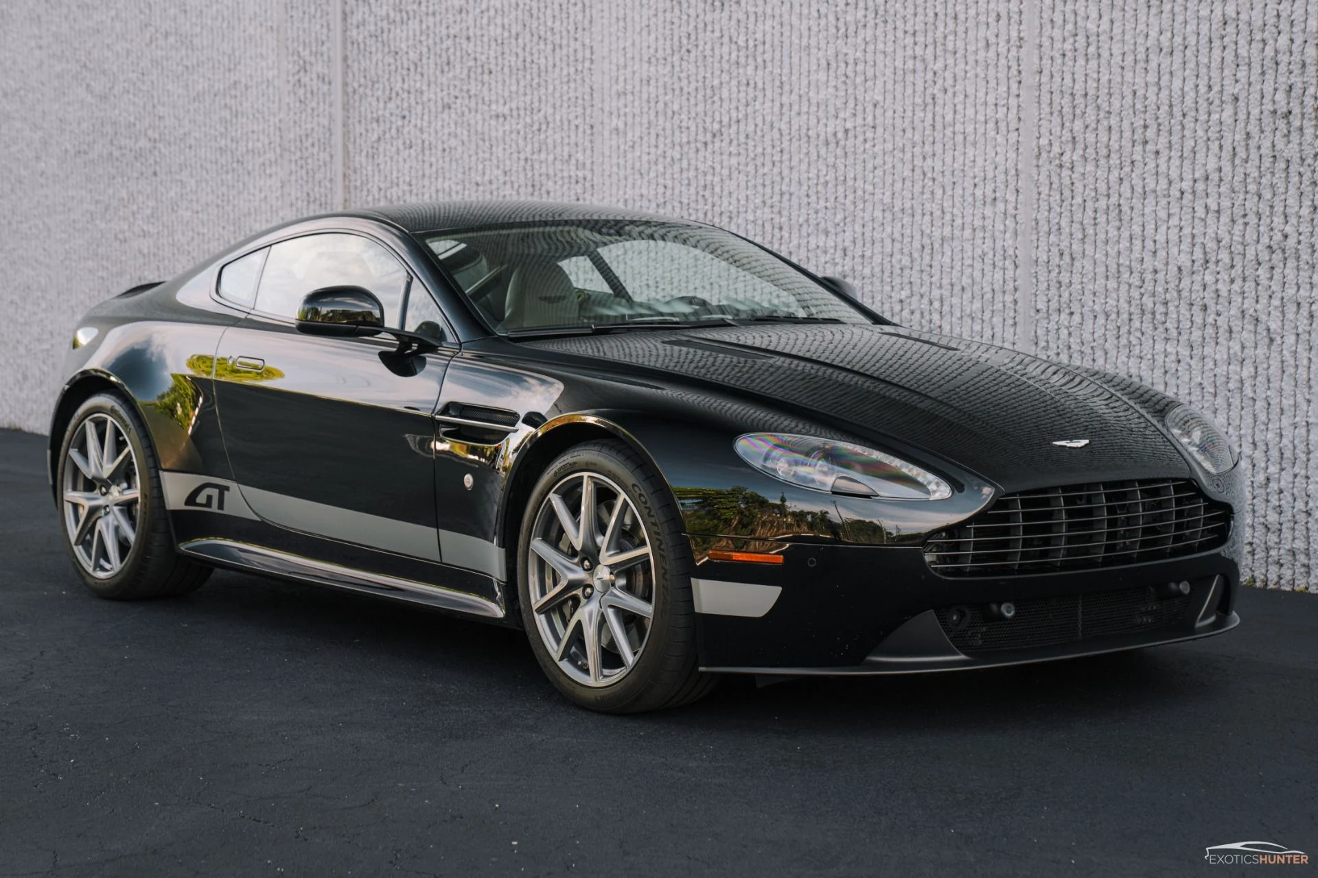 mph011_3245298447_Used_2015_Aston_Martin_V8_Vantage_GT_6_Speed_w_Argento_Grey_Interior_1746627937_587519ad9a