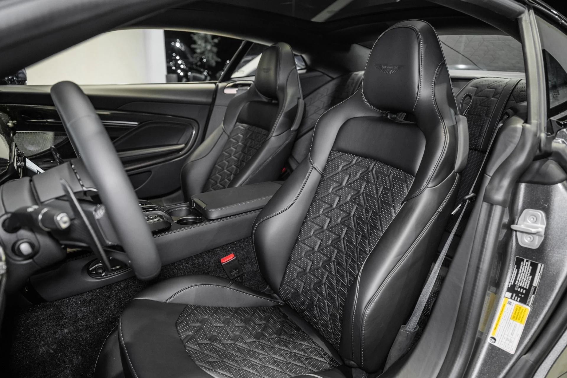 mph011_3247138051_New_2027_ASTON_MARTIN_VANQUISH_1787330062_1fbad49fb5