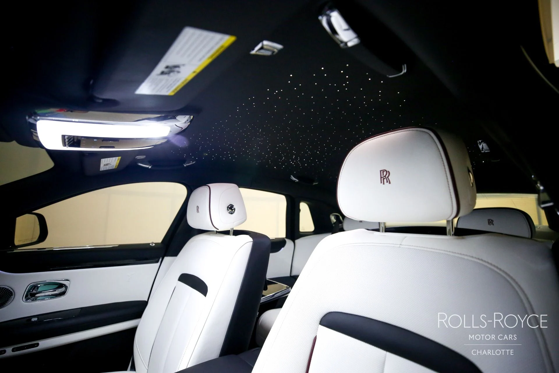 mph011_3253868856_Used_2022_Rolls_Royce_Ghost_1688237023_9787a52e54