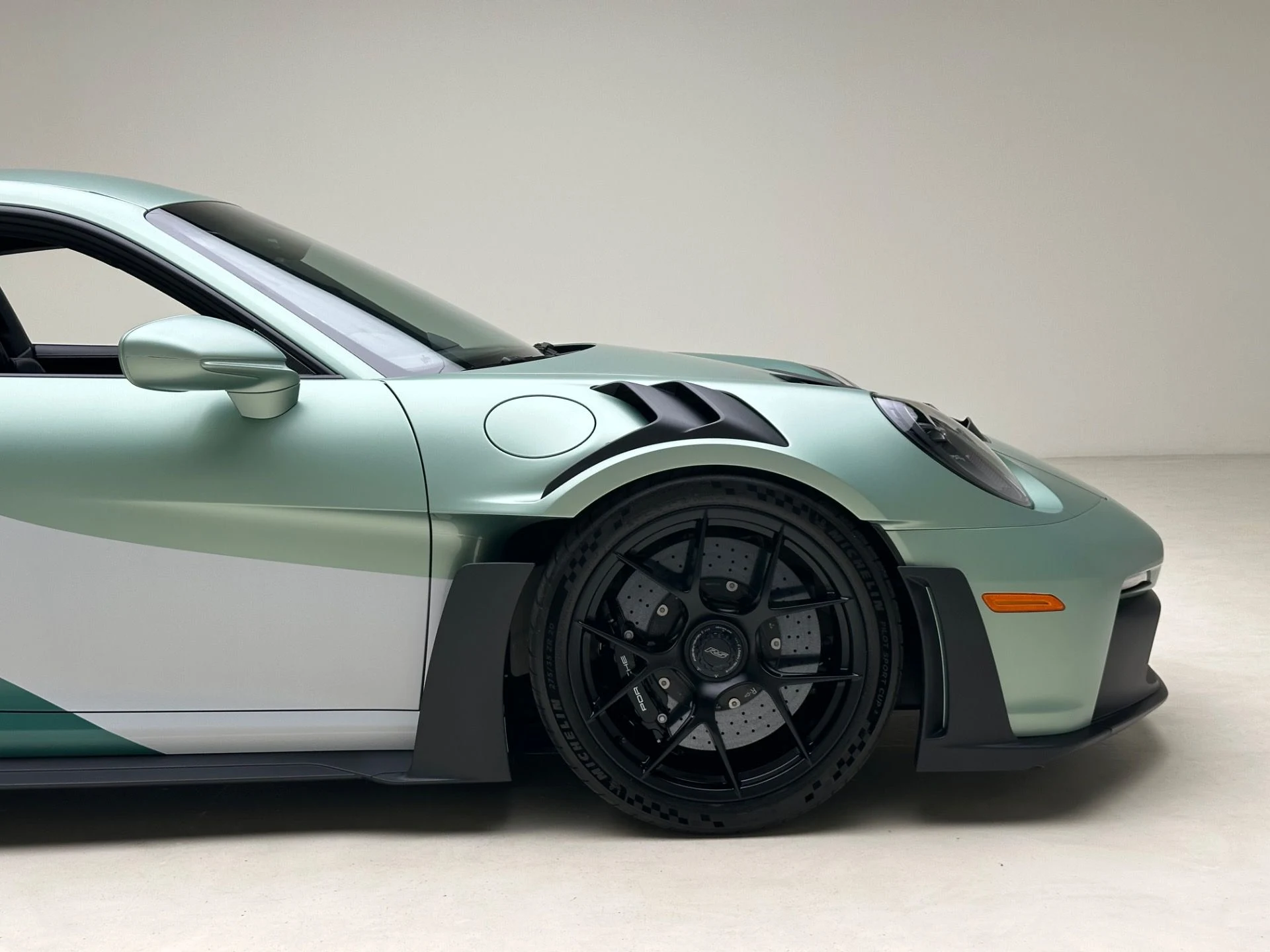 mph011_3254098823_Used_2024_Porsche_911_GT_3_RS_1777498448_c87473c13b