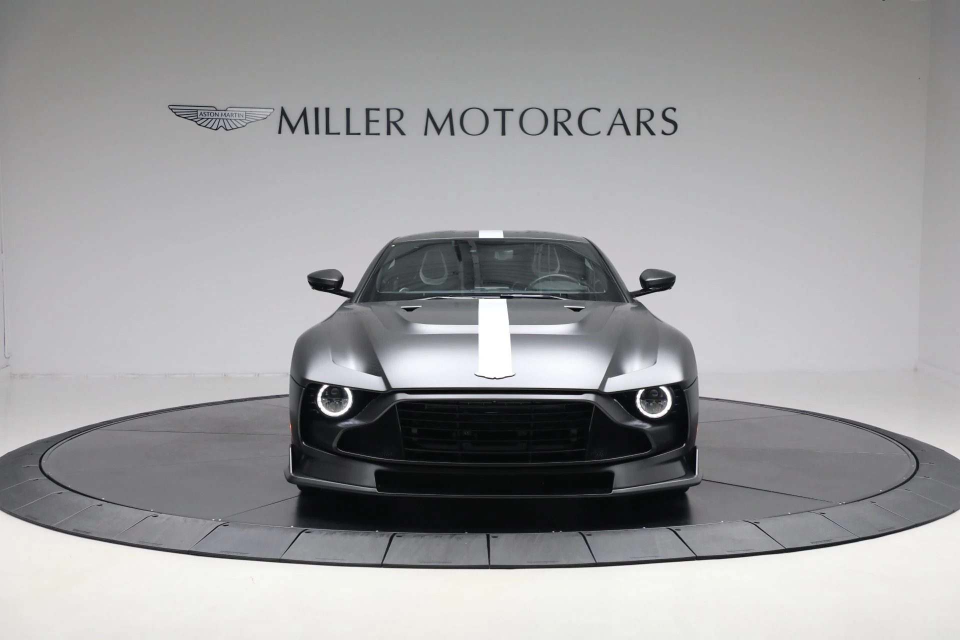 mph011_3271025505_New_2024_Aston_Martin_Valour_9f267f6c20