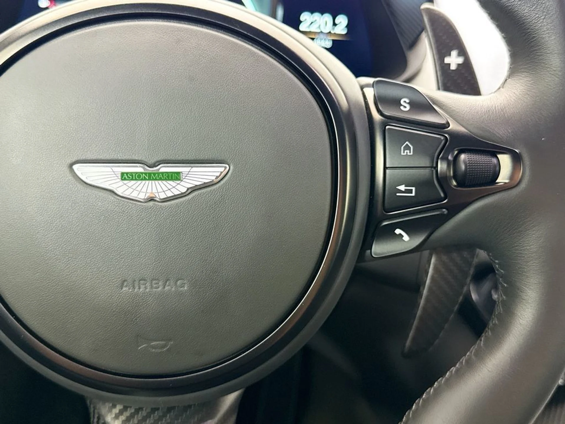 mph011_3272683493_used_2023_aston_martin_vantage_v12coupe_8119_23004338_12_1024_e564281d27