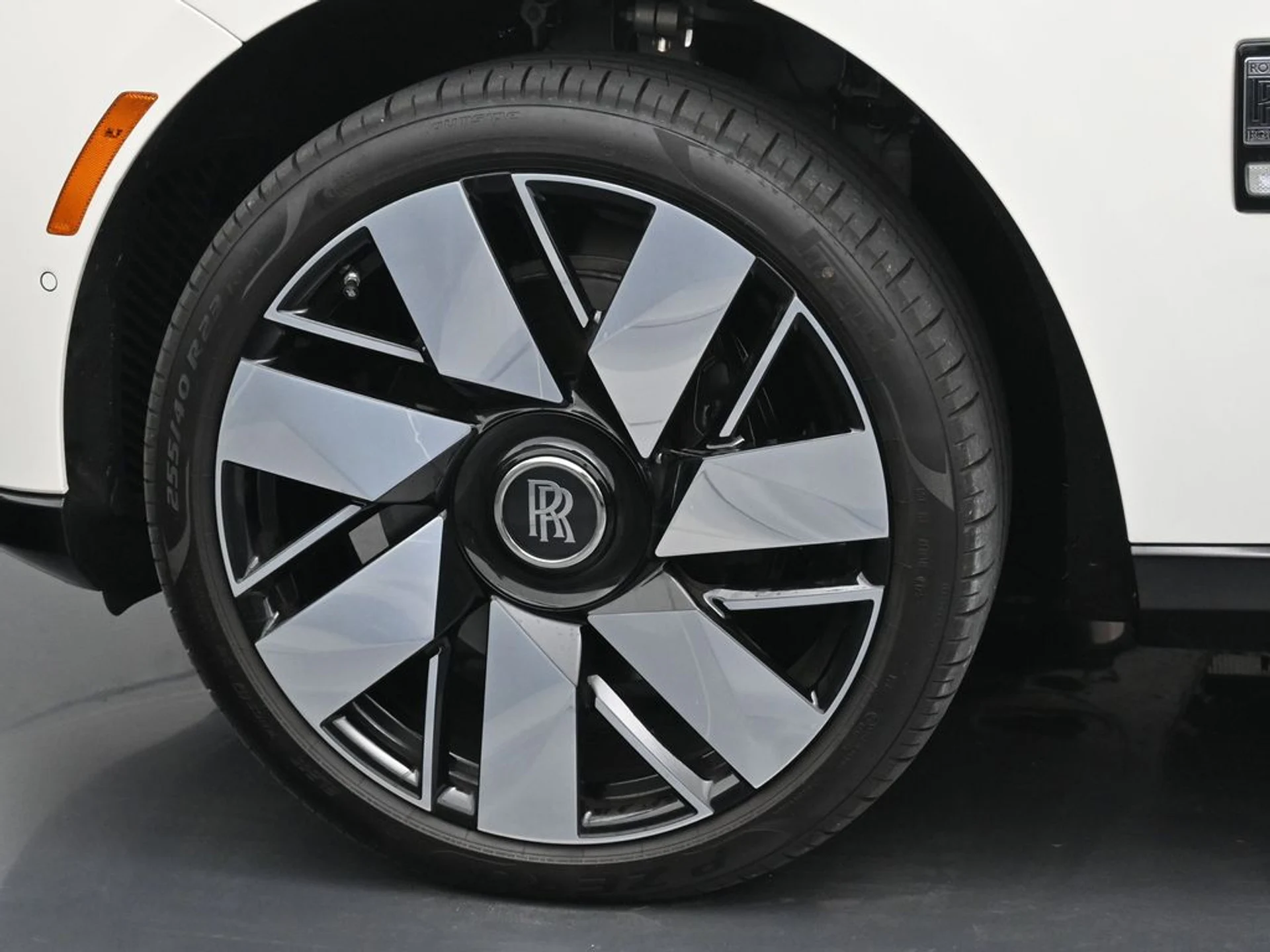 mph011_3276832335_204cecb3dc8313db7fa531999db79068x_25579104c2