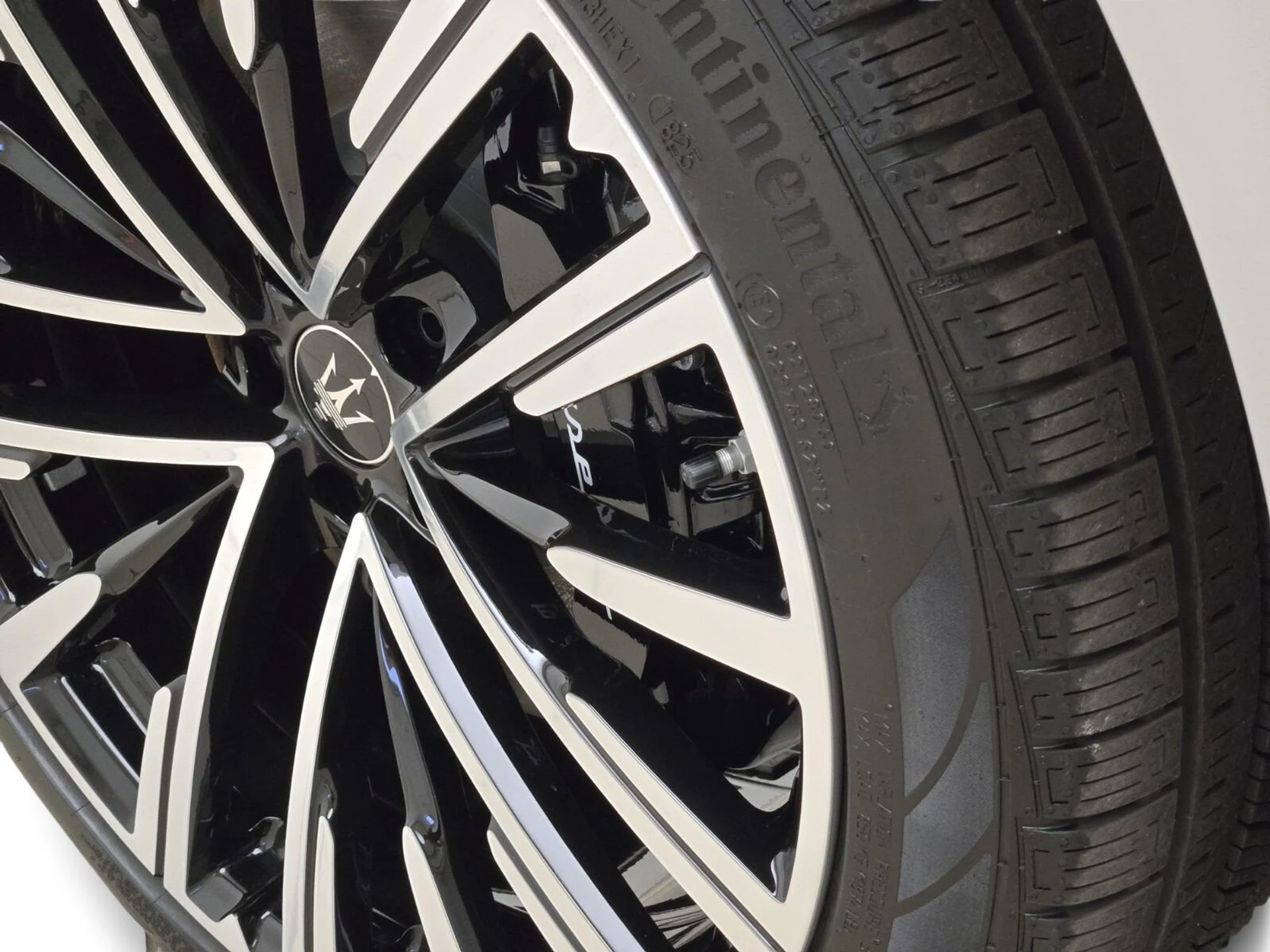 mph011_3277275920_New_2025_Maserati_Grecale_Modena_1772000191_939841ce9a