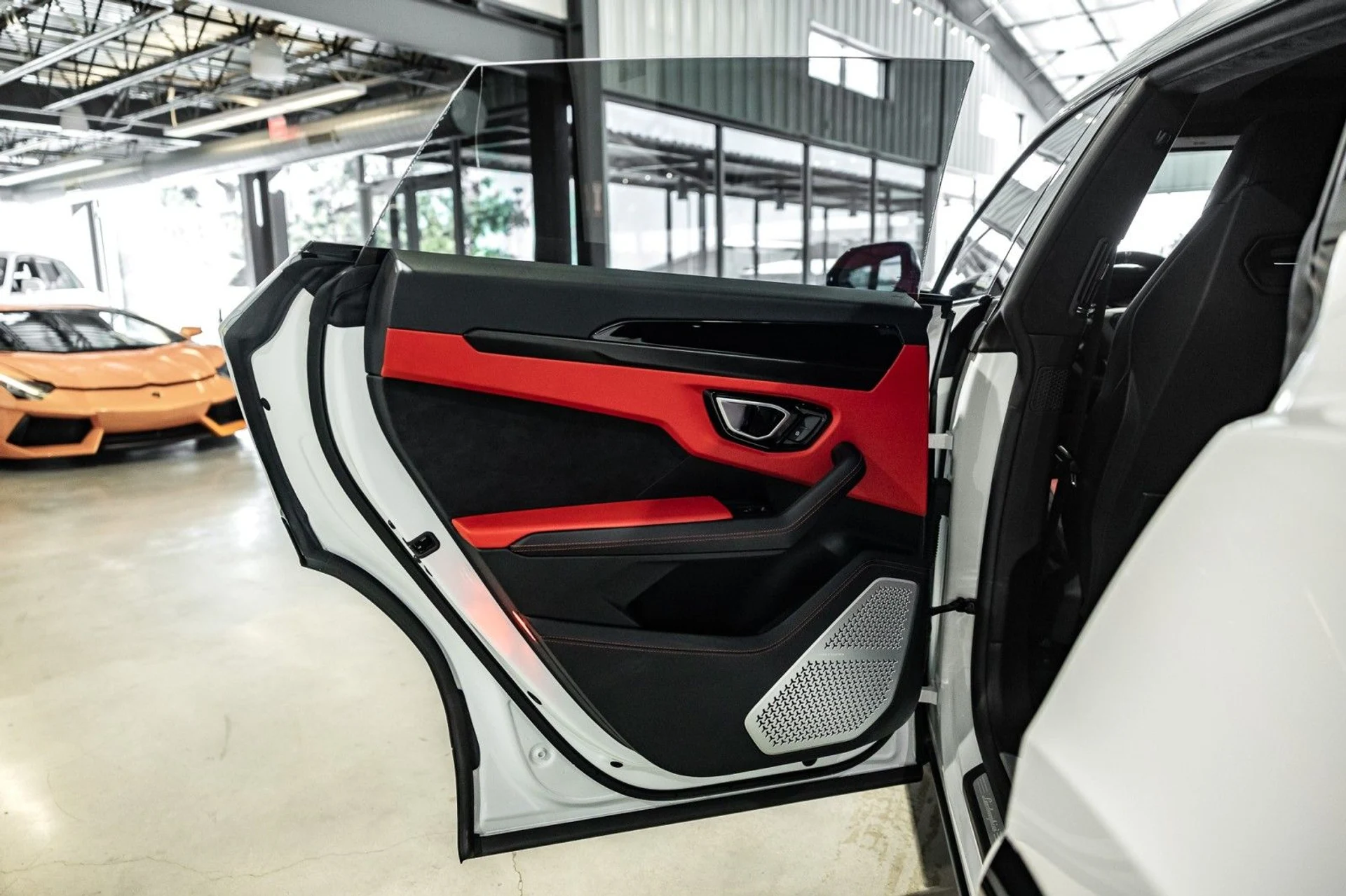 mph011_327927603_Rg_0d00510009