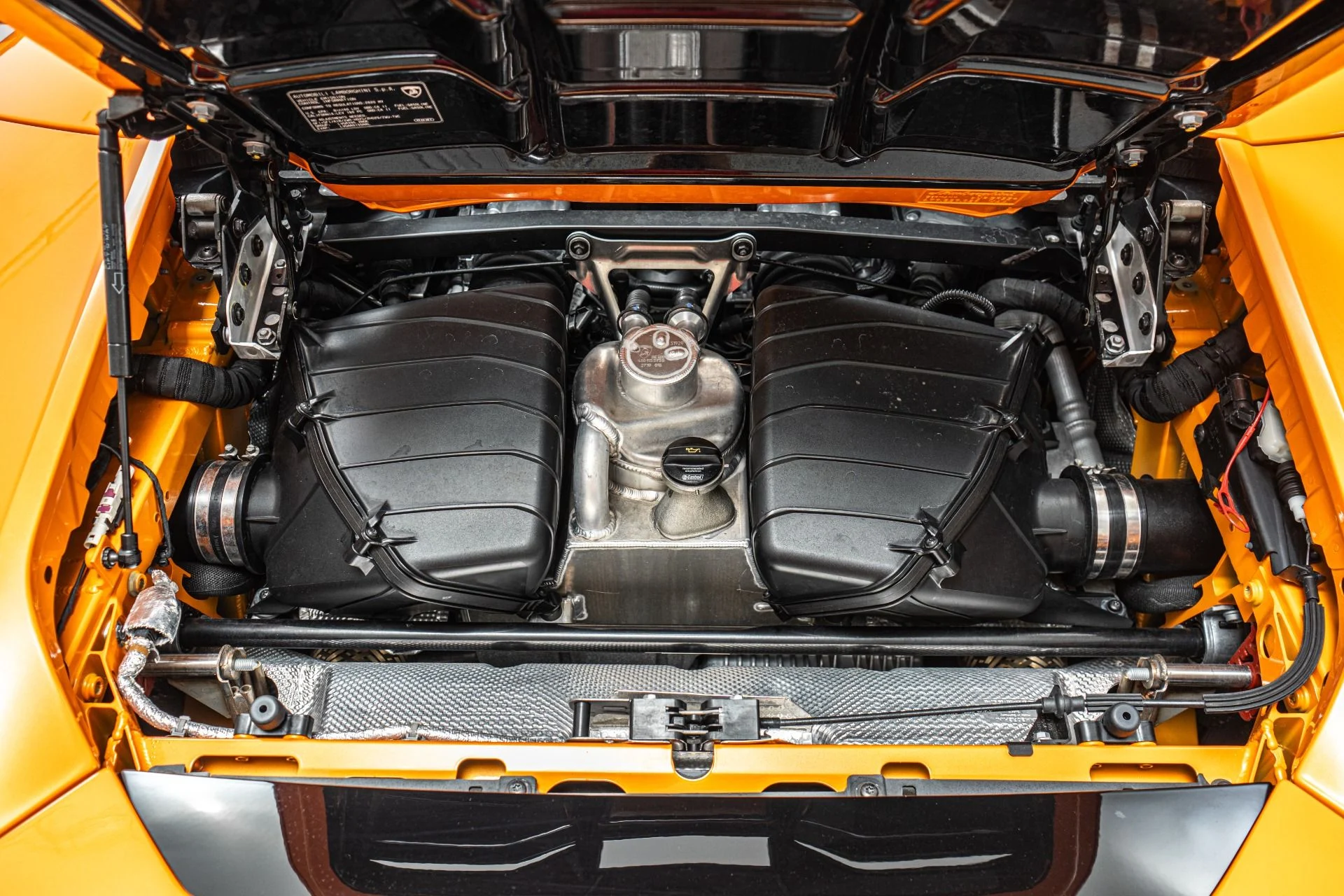 mph011_3280600906_Used_2020_Lamborghini_Huracan_EVO_Spyder_Low_Miles_Full_PPF_Naturally_Aspirated_V10_1776374441_d23652f7a3