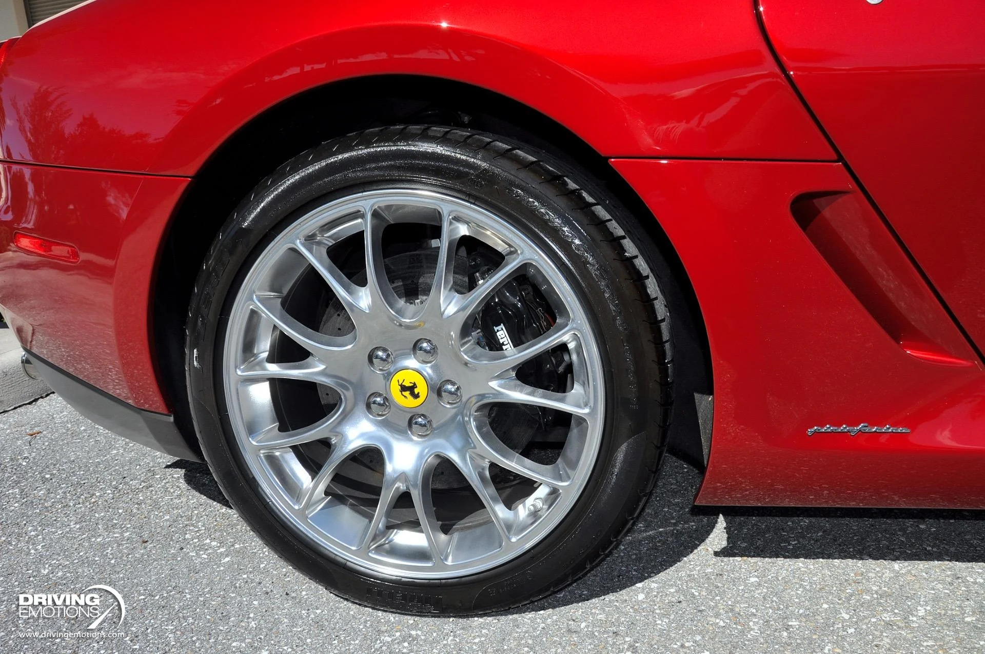 mph011_3285801198_867_p12_l_e6d35f94a5