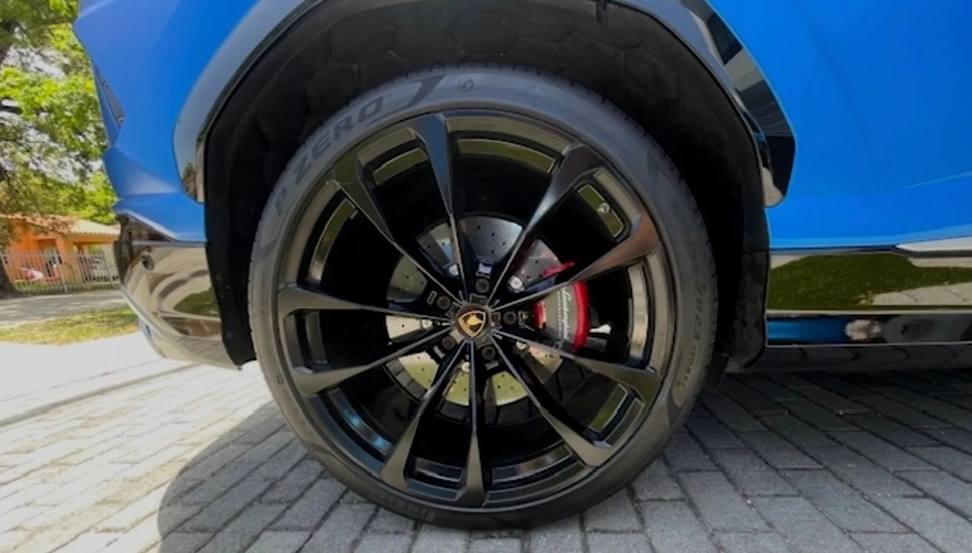 mph011_3295344881_Used_2020_Lamborghini_Urus_1754419412_a85e63fef7