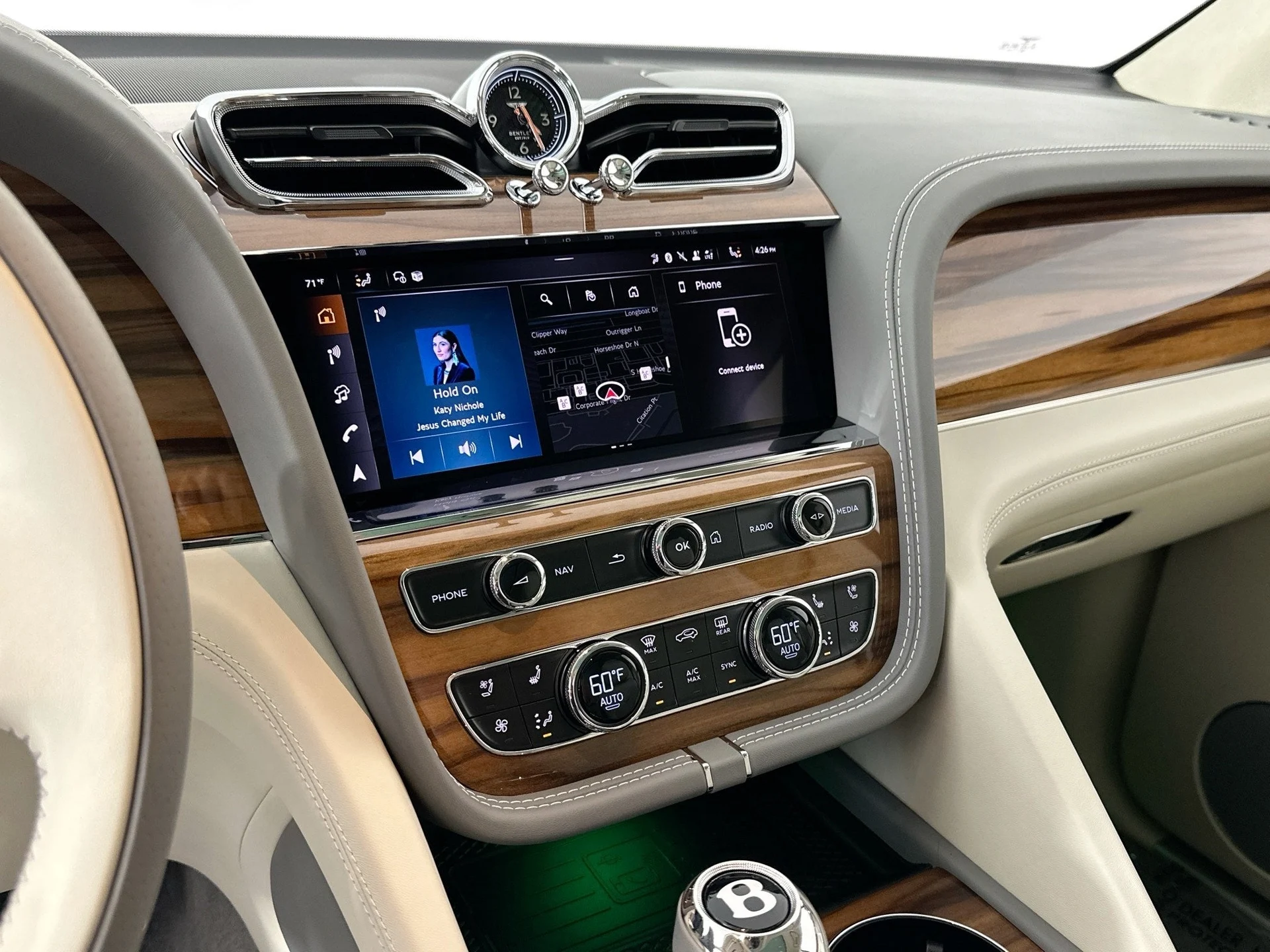 mph011_3297275178_12_4b4b33aa87