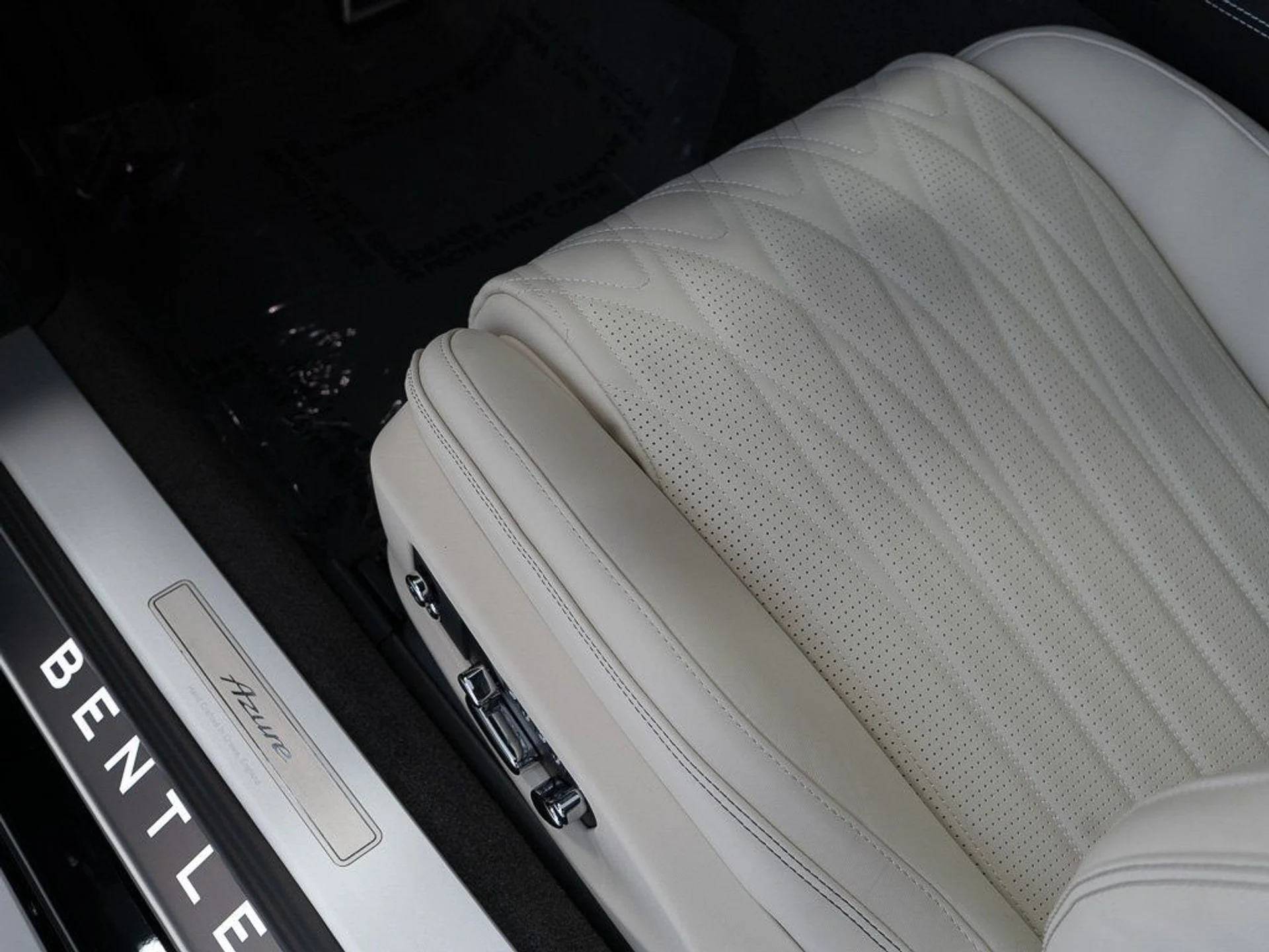 mph011_3298864561_8b8089bdc9cfb8bd3d2a2da5c9ecfa18_5d1b25a3b5