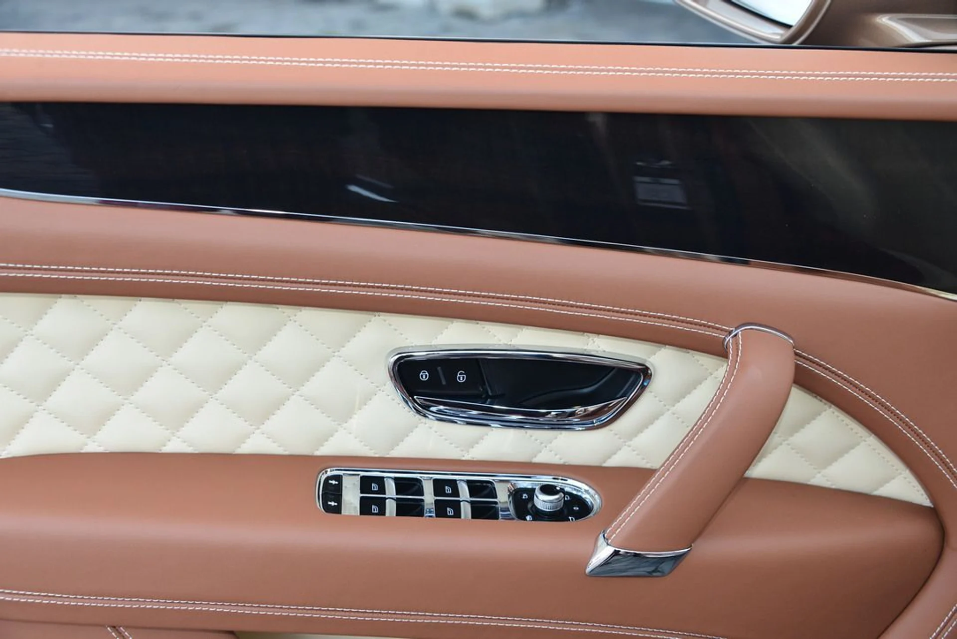 mph011_3299227745_9962b4adba33e685c296132ae449123fx_f2b14acc3e