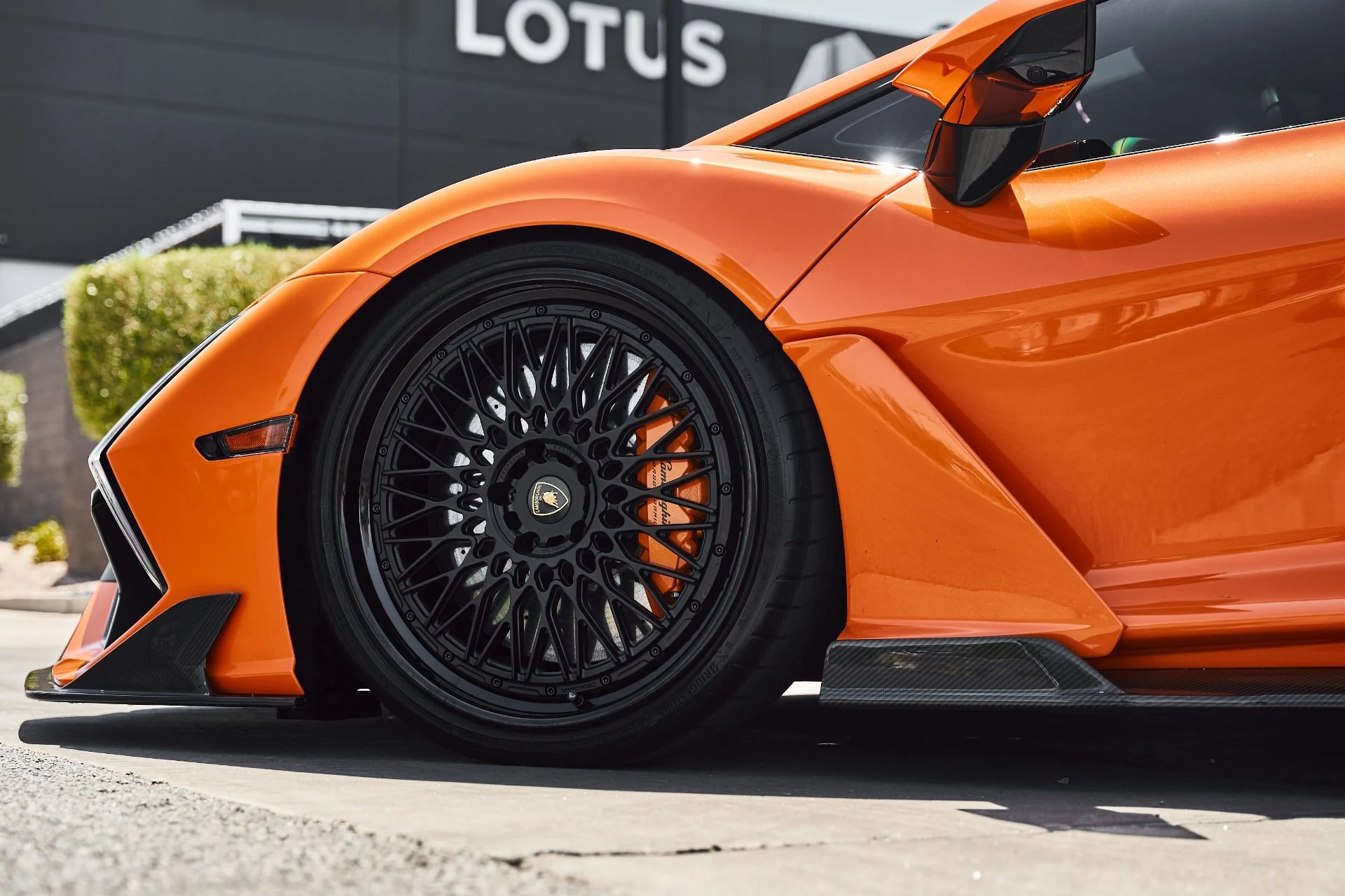 mph011_3300031010_Used_2025_Lamborghini_Revuelto_Base_1786151746_2acd127173
