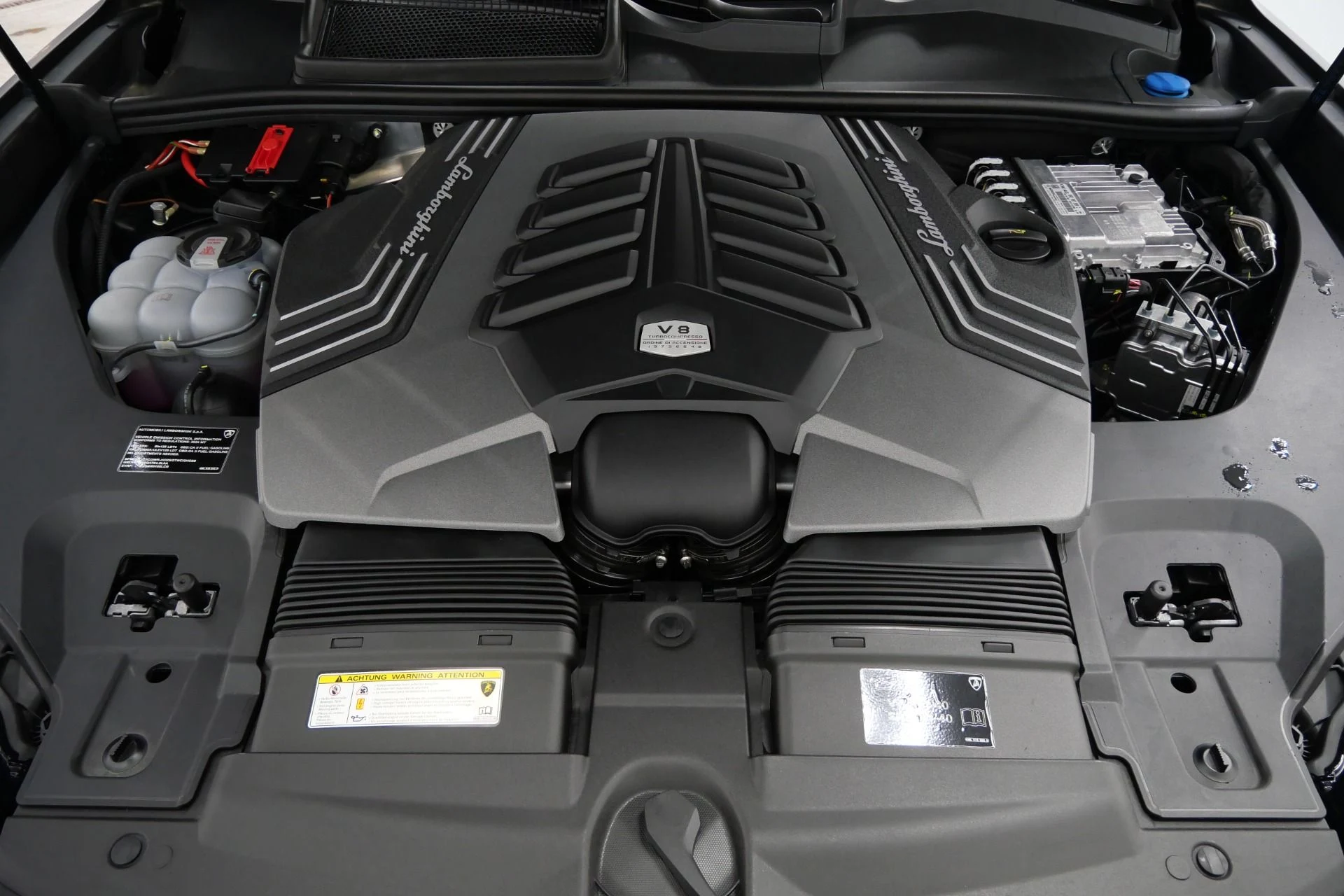 mph011_3300512240_Used_2024_Lamborghini_Urus_S_318_K_MSRP_Very_Low_Miles_Loaded_1776956814_1d9f030824